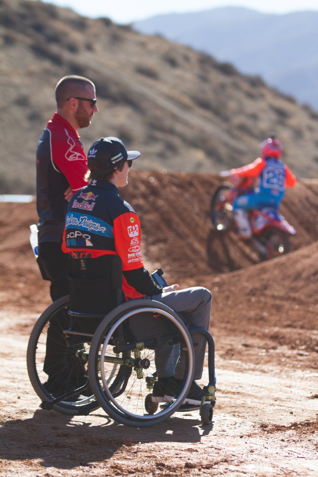 2016-11-29_kscott_KTM_Intros_Motos_21