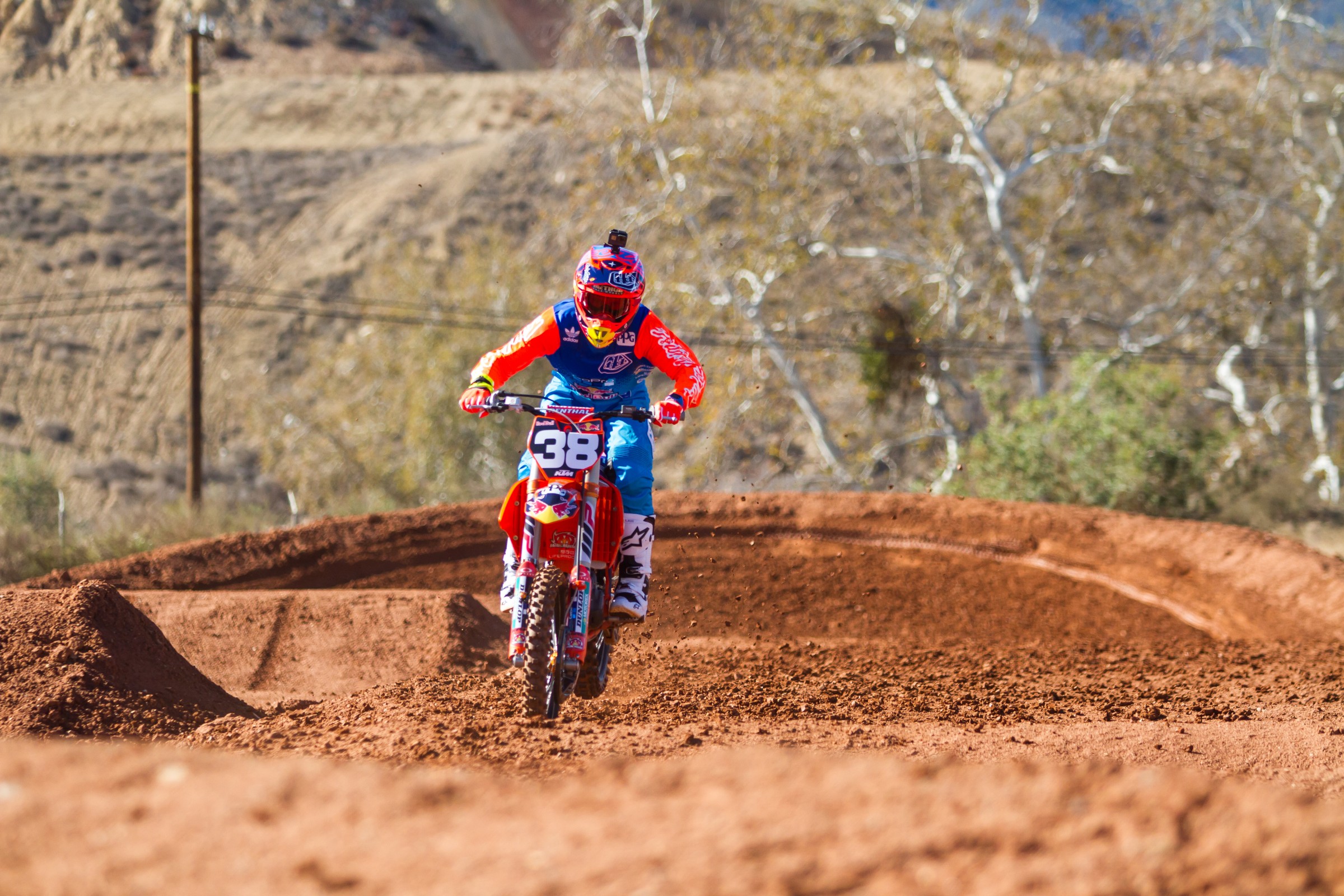 2016-11-29_kscott_KTM_Intros_Motos_20