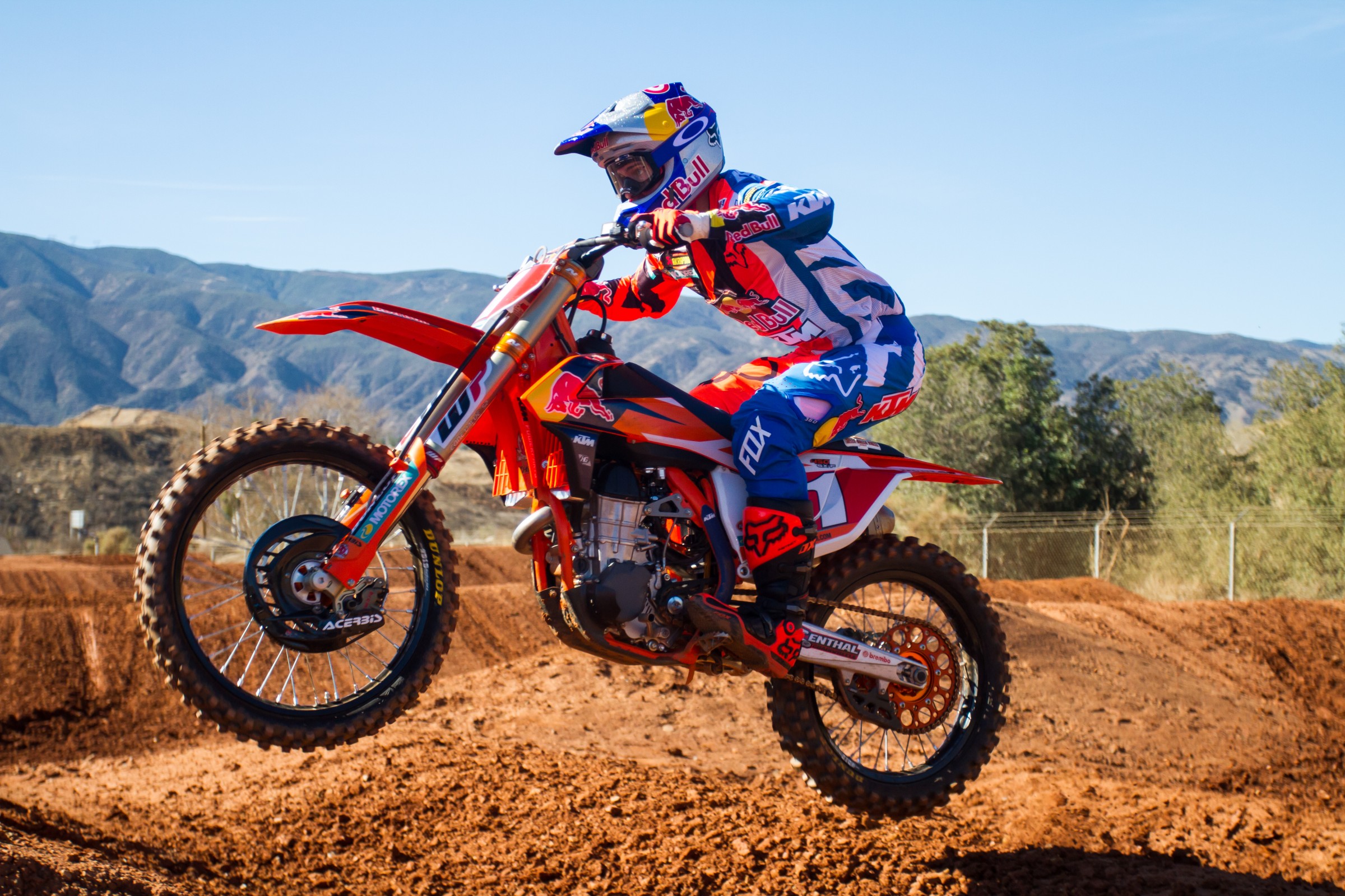 2016-11-29_kscott_KTM_Intros_Motos_23