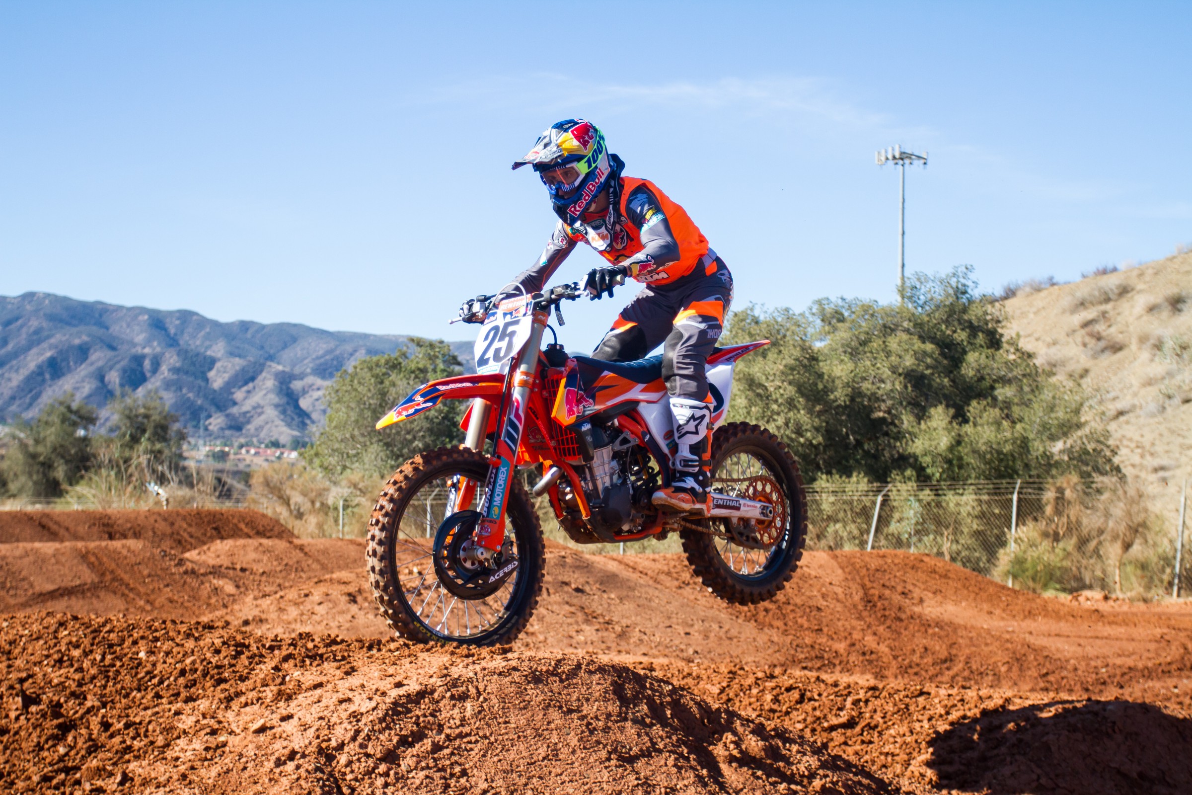 2016-11-29_kscott_KTM_Intros_Motos_24
