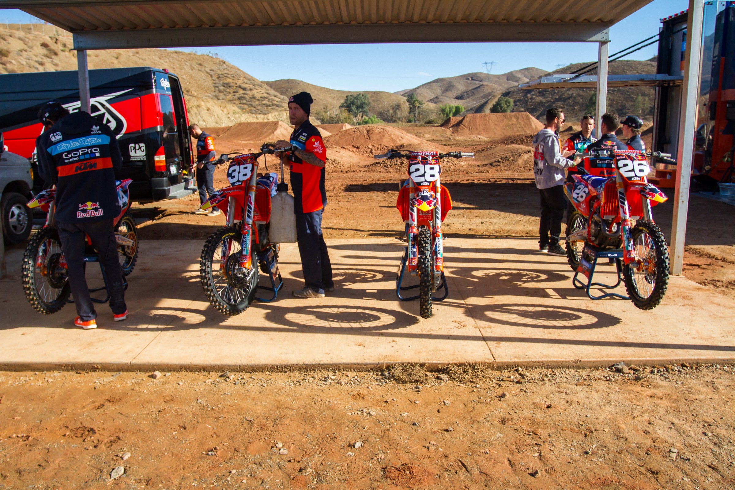 2016-11-29_kscott_KTM_Intros_04