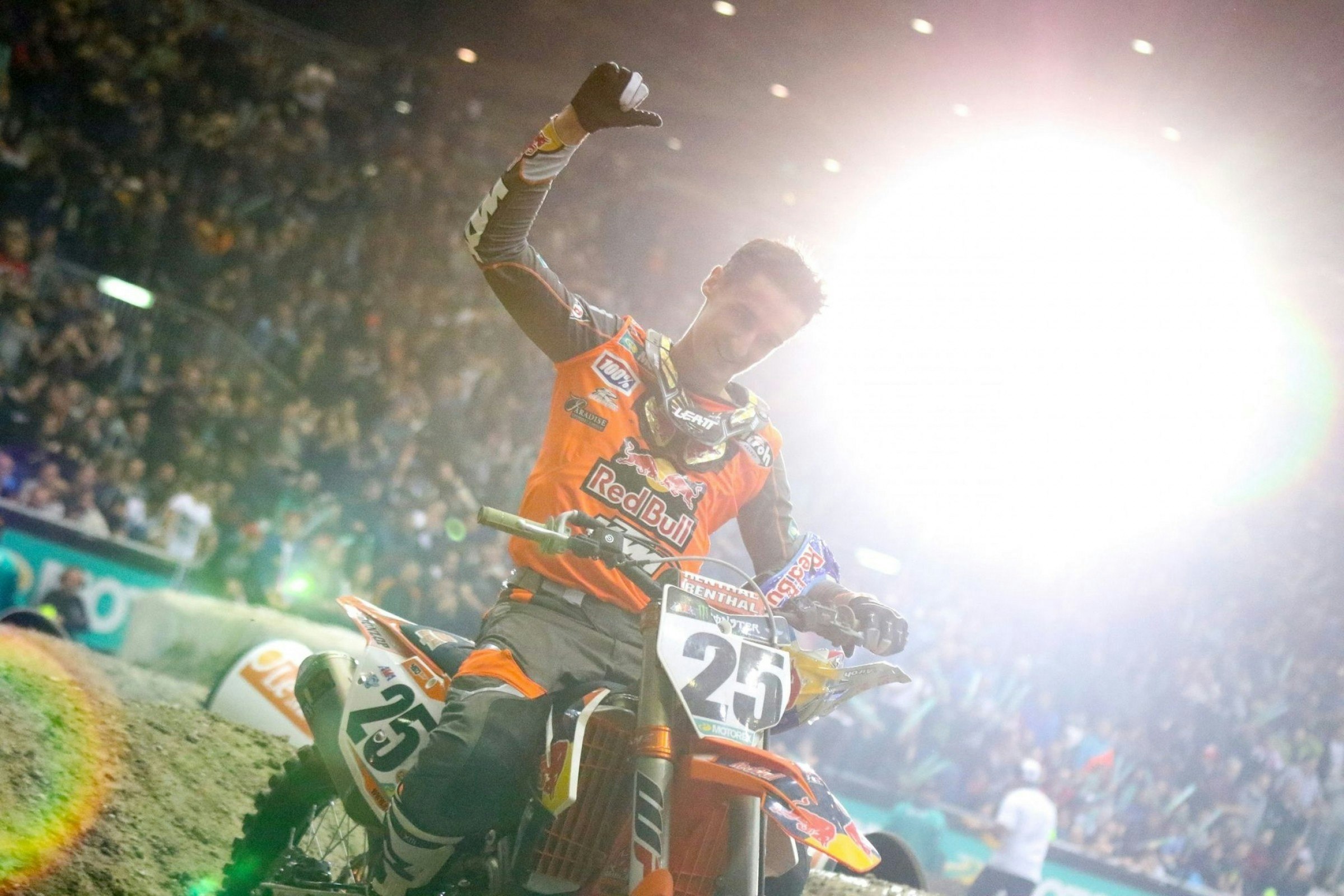 Marvin Musquin Re-Signs with Leatt