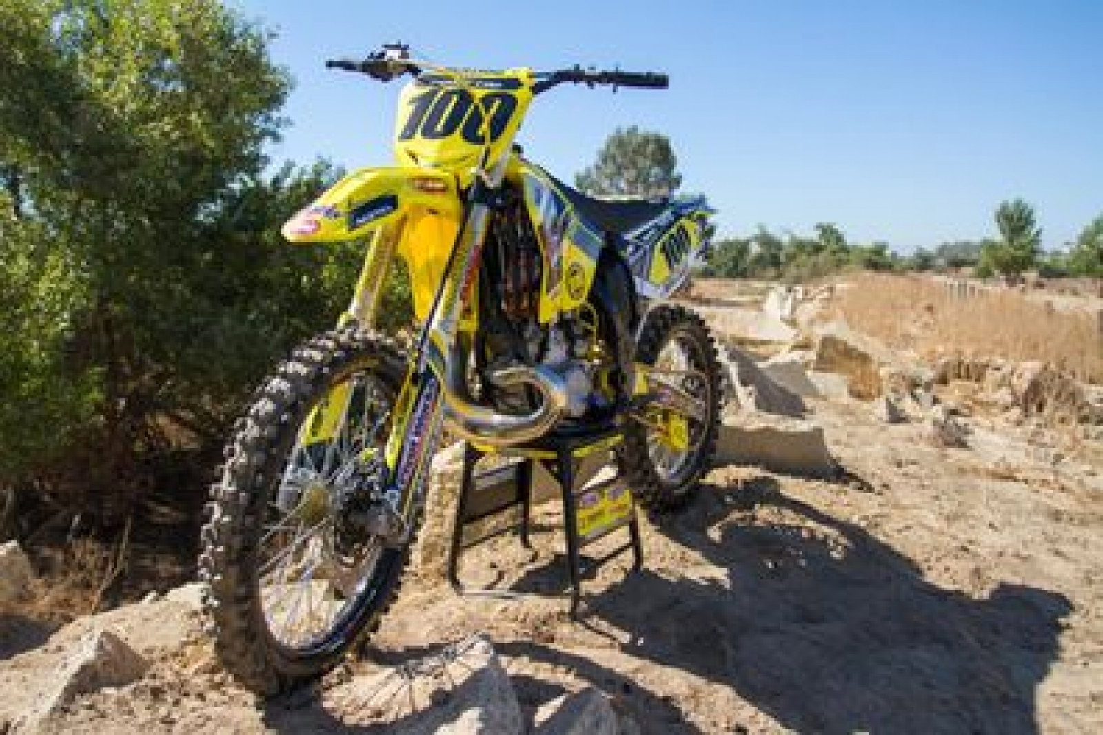 Racer X Films: 2006 Suzuki RM250 - Racer X
