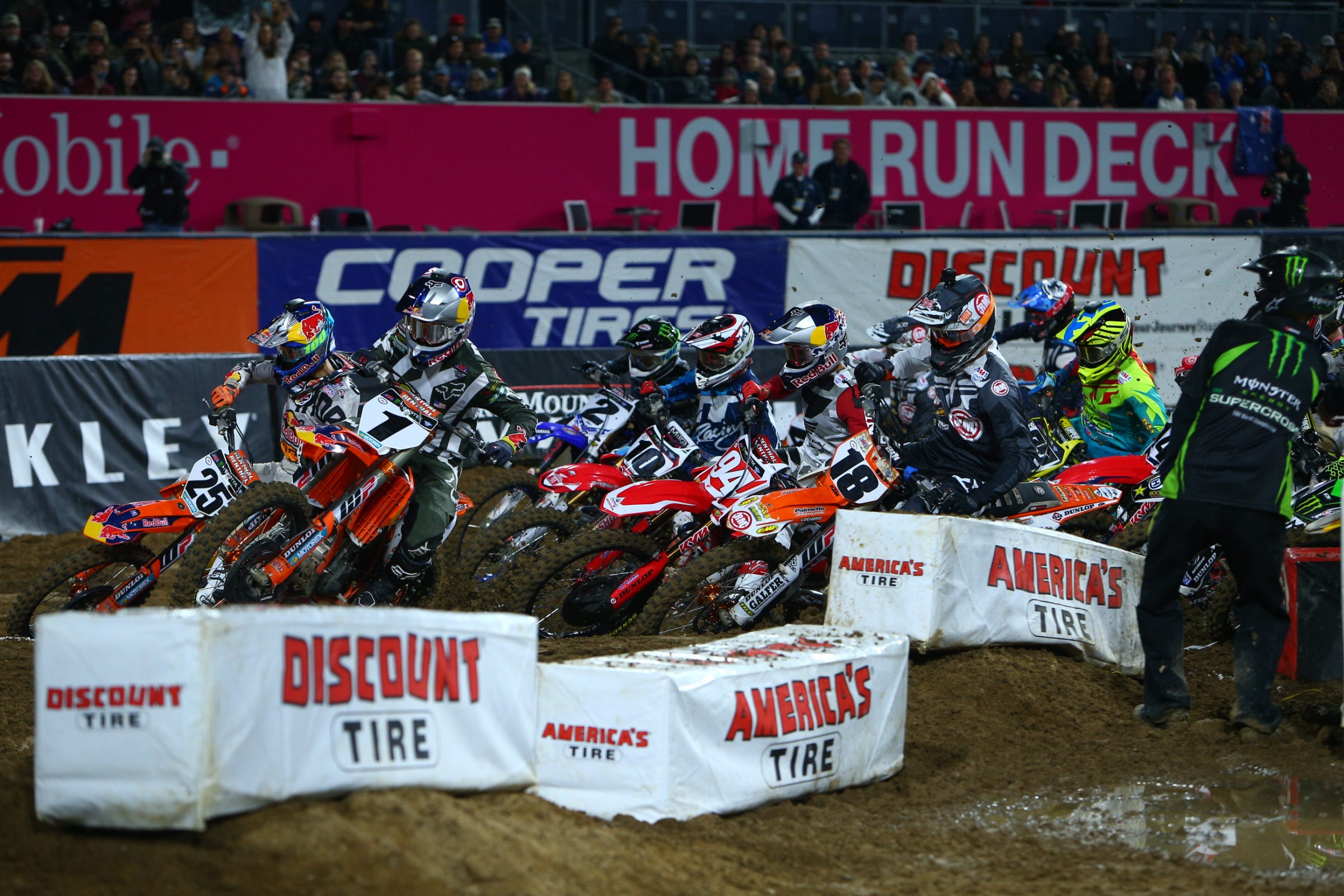 A good start handed Ryan Dungey the opportunity to win this race but a mistake on the final lap sealed his fate.