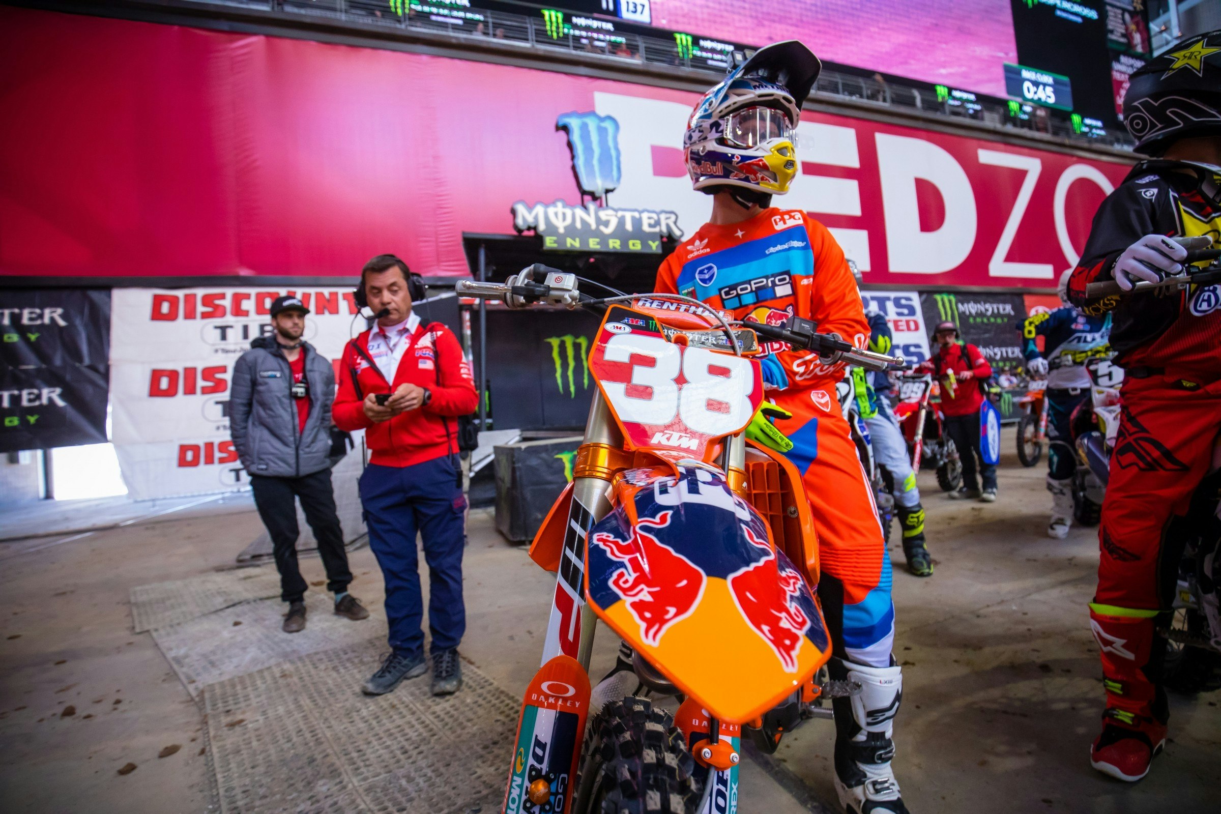 Watch: Qualifying from Oakland Supercross