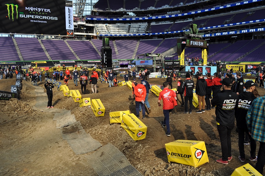 There are ten whoops in the track's only whoop section.