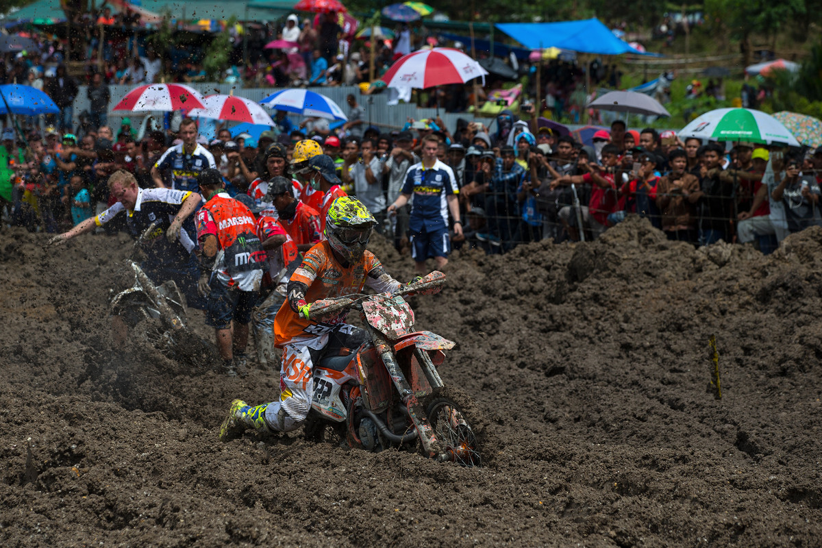 Cairoli charges through this mud bog.
