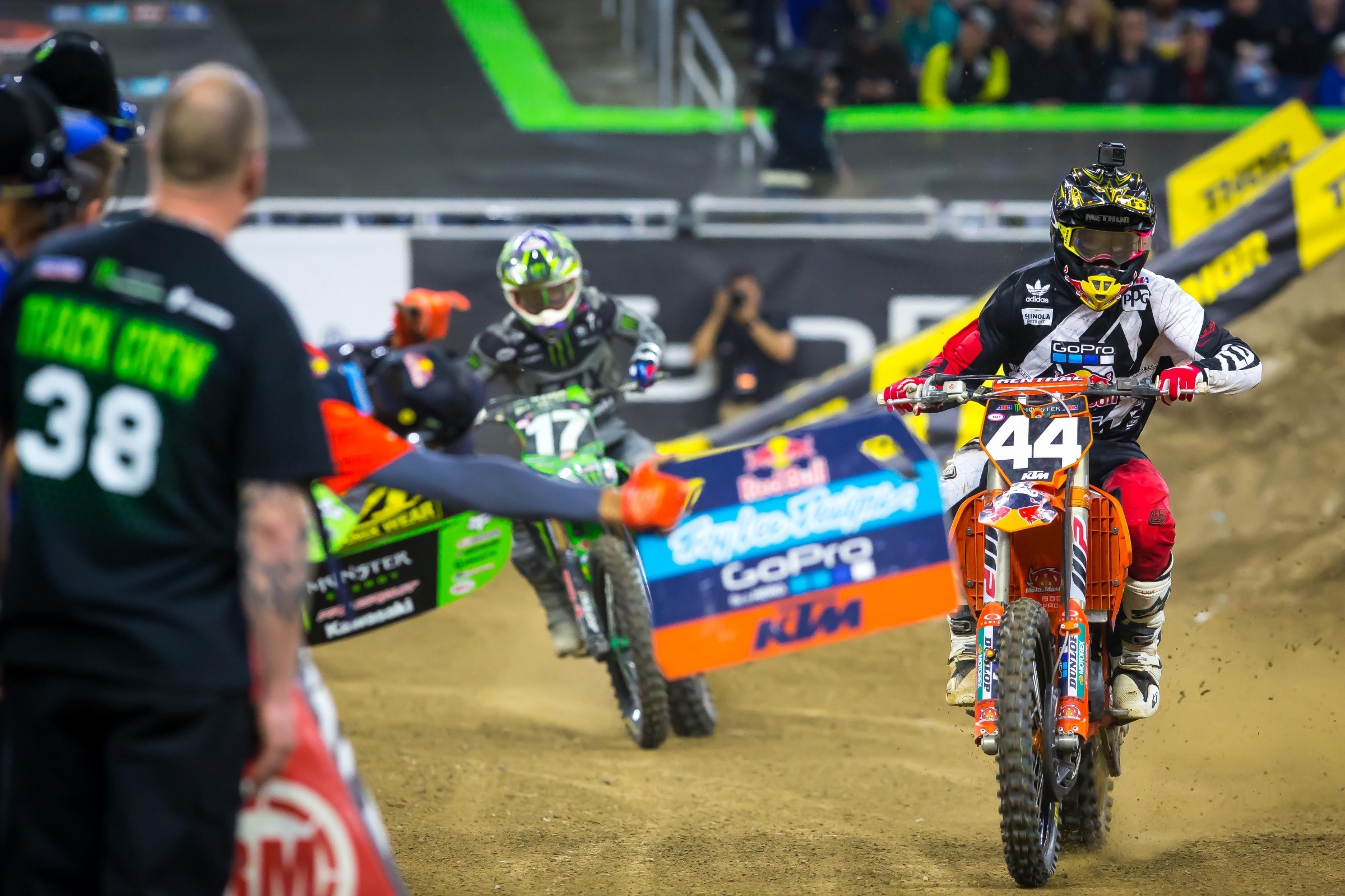 250 Words: One Heck of a Battle