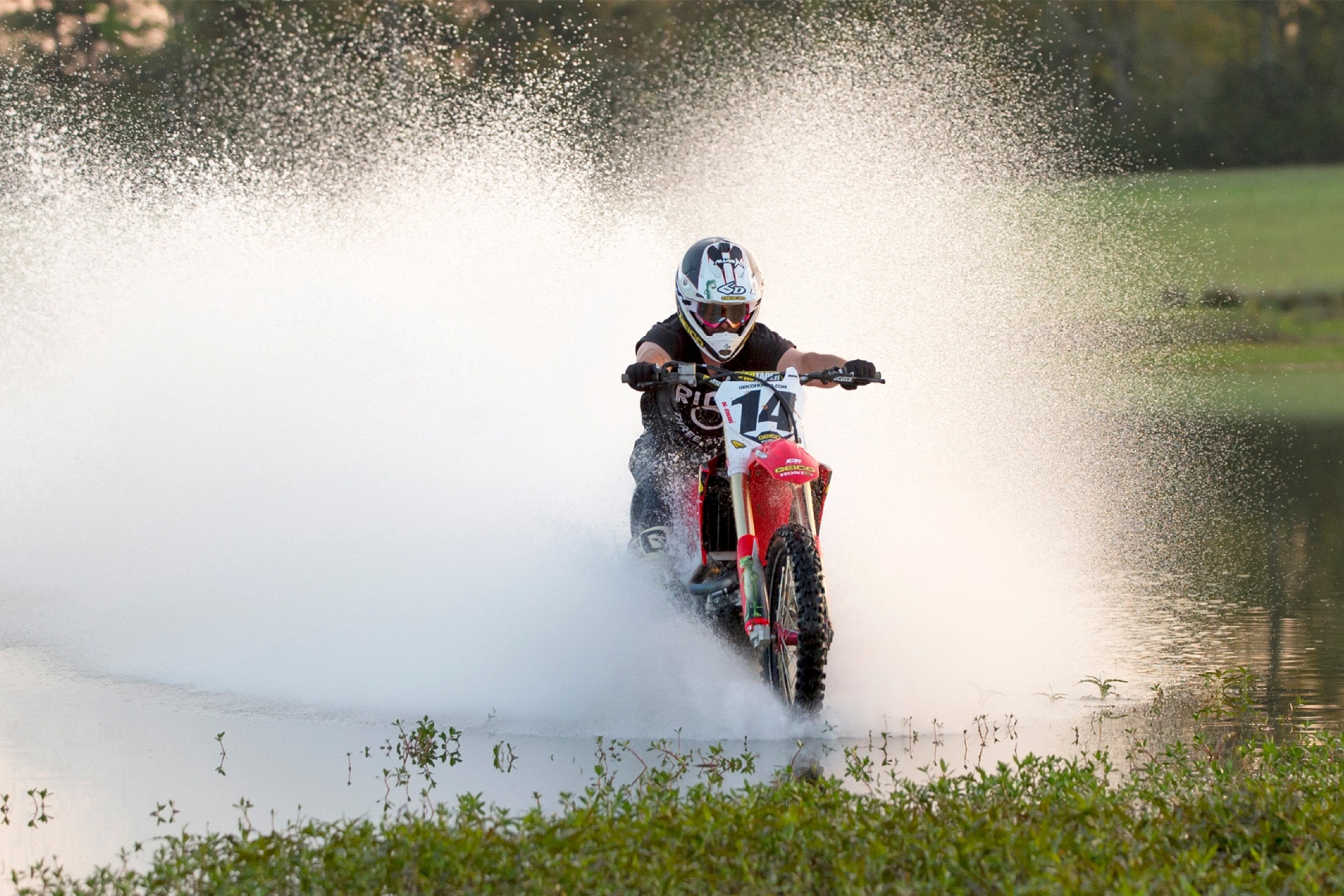 Weekend of Dirt Bikes with Pastrana, Windham, Cue, and More