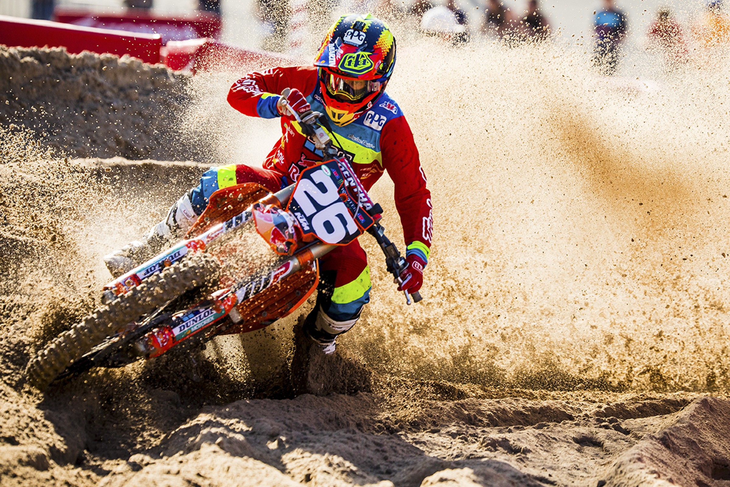 Moto Spy: Racing the World's Roughest Supercross
