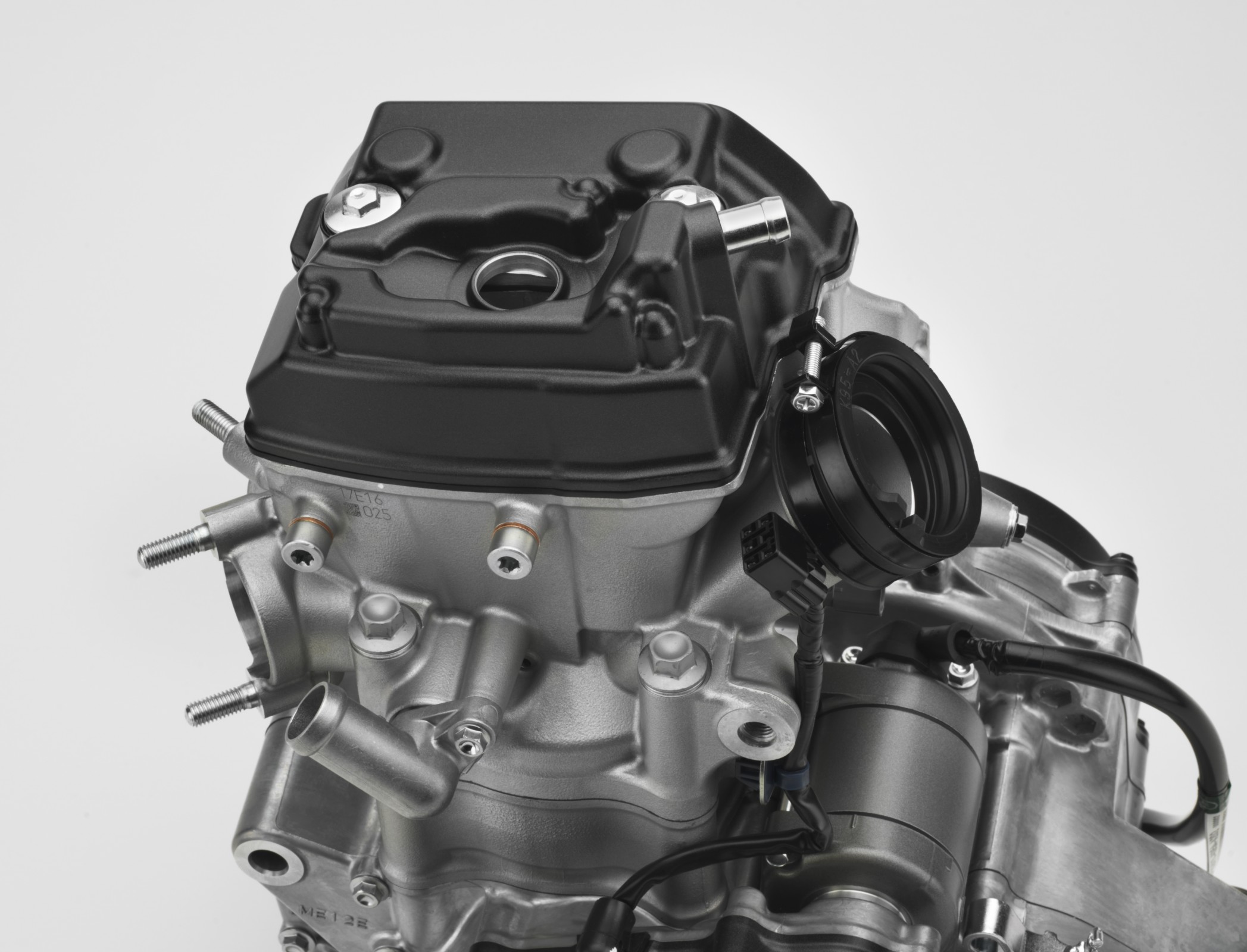 18_CRF250R_CYLHEAD_LT