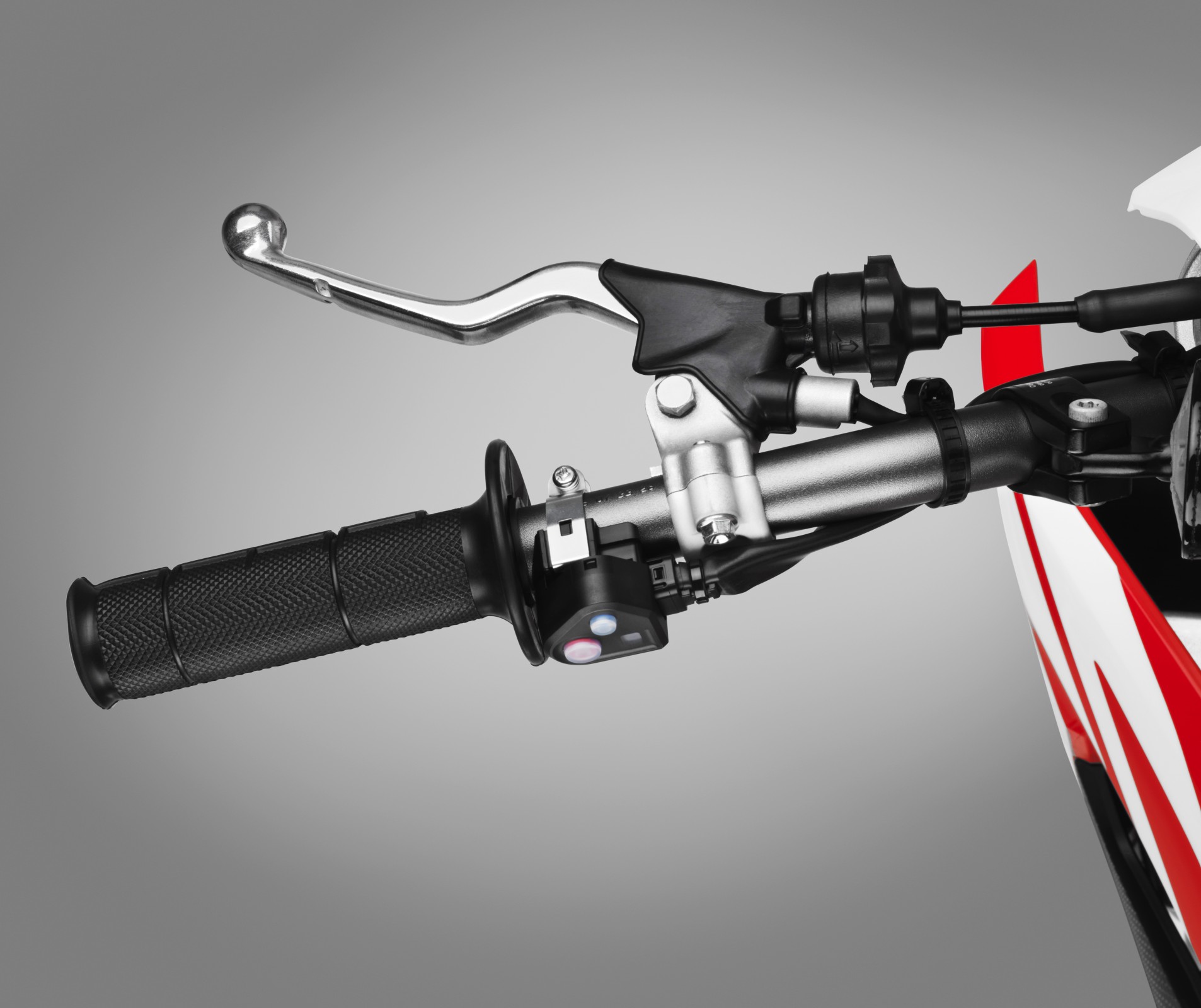 18_CRF250R_CONTROL_LEFT