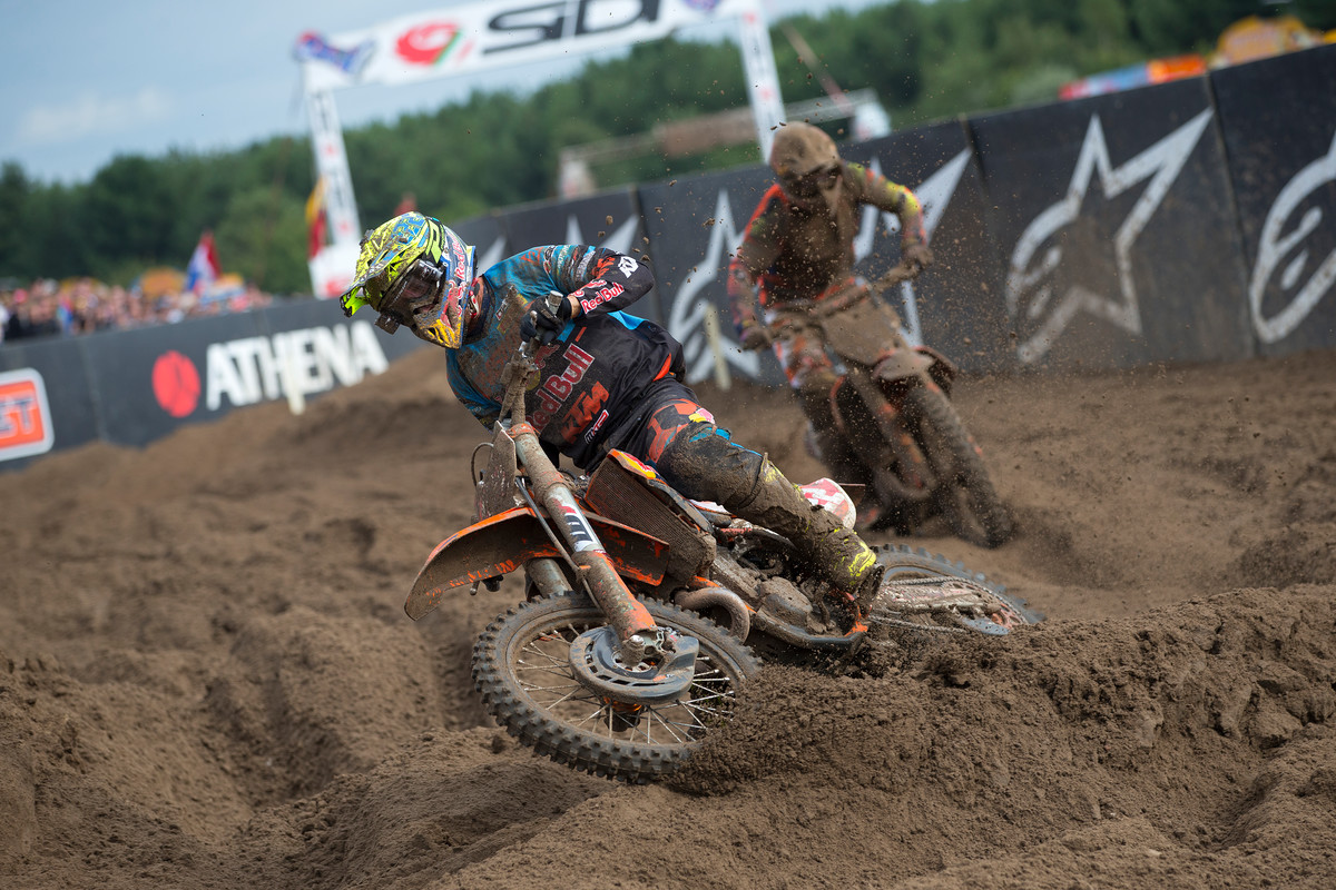 Cairoli and Herlings put on a show in the sand.