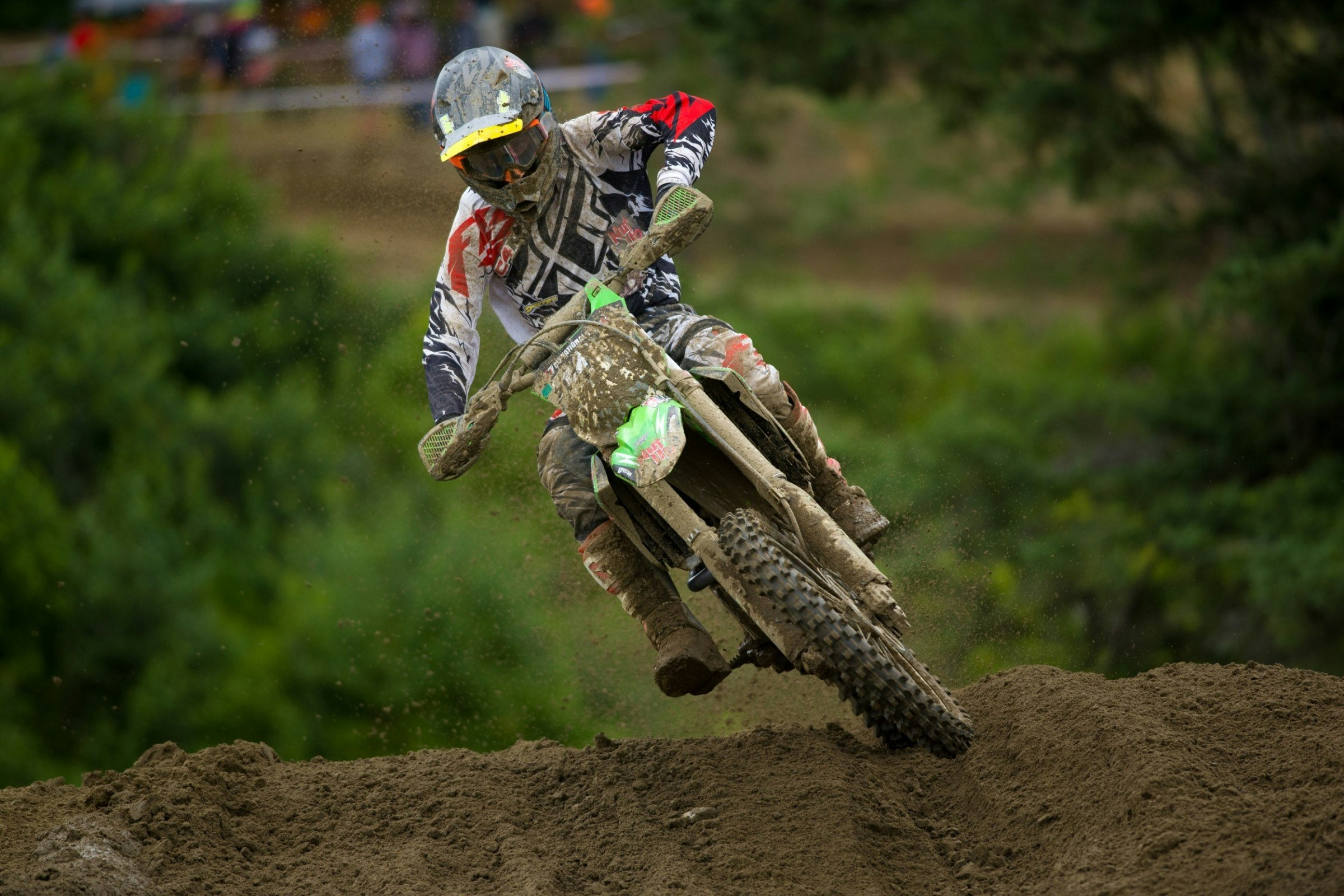 Facciotti, Surratt Dominate Round 9 of Canadian Nationals