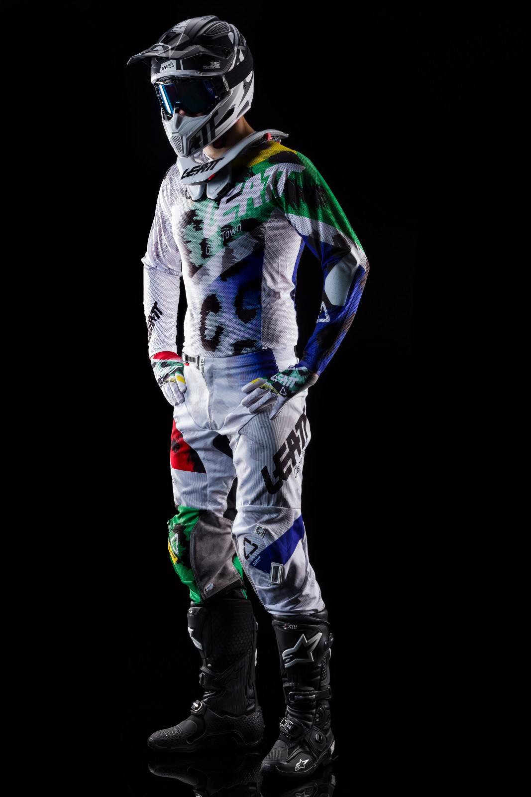 LEATT_2018_gear_combo_front_0005