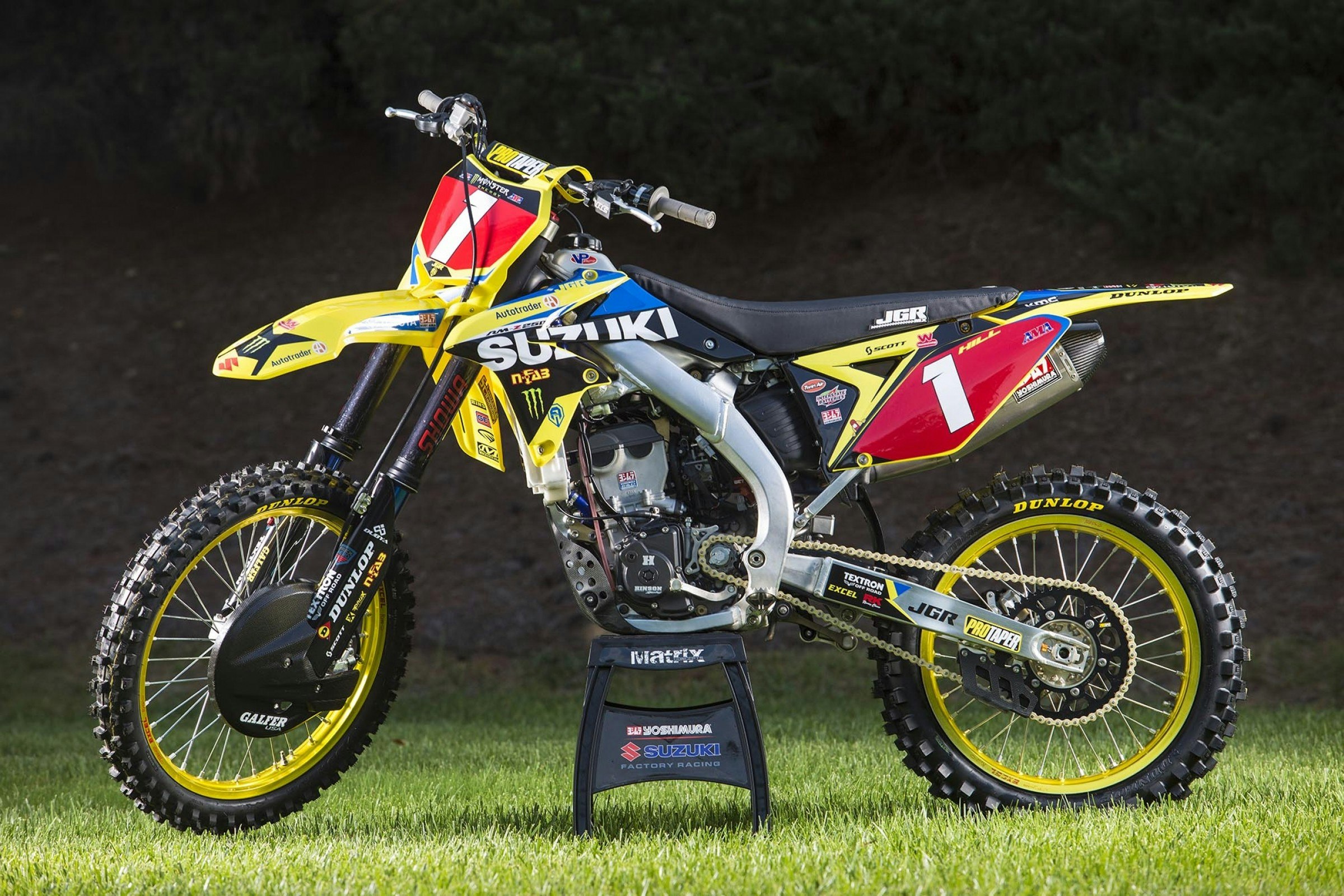 Justin Hill Signs with AutoTrader/Yoshimura Suzuki