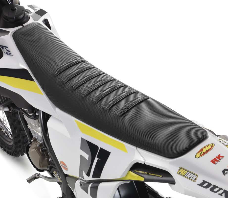 39482_HQV_FC450_Rockstar_Edition_Seat_MY18