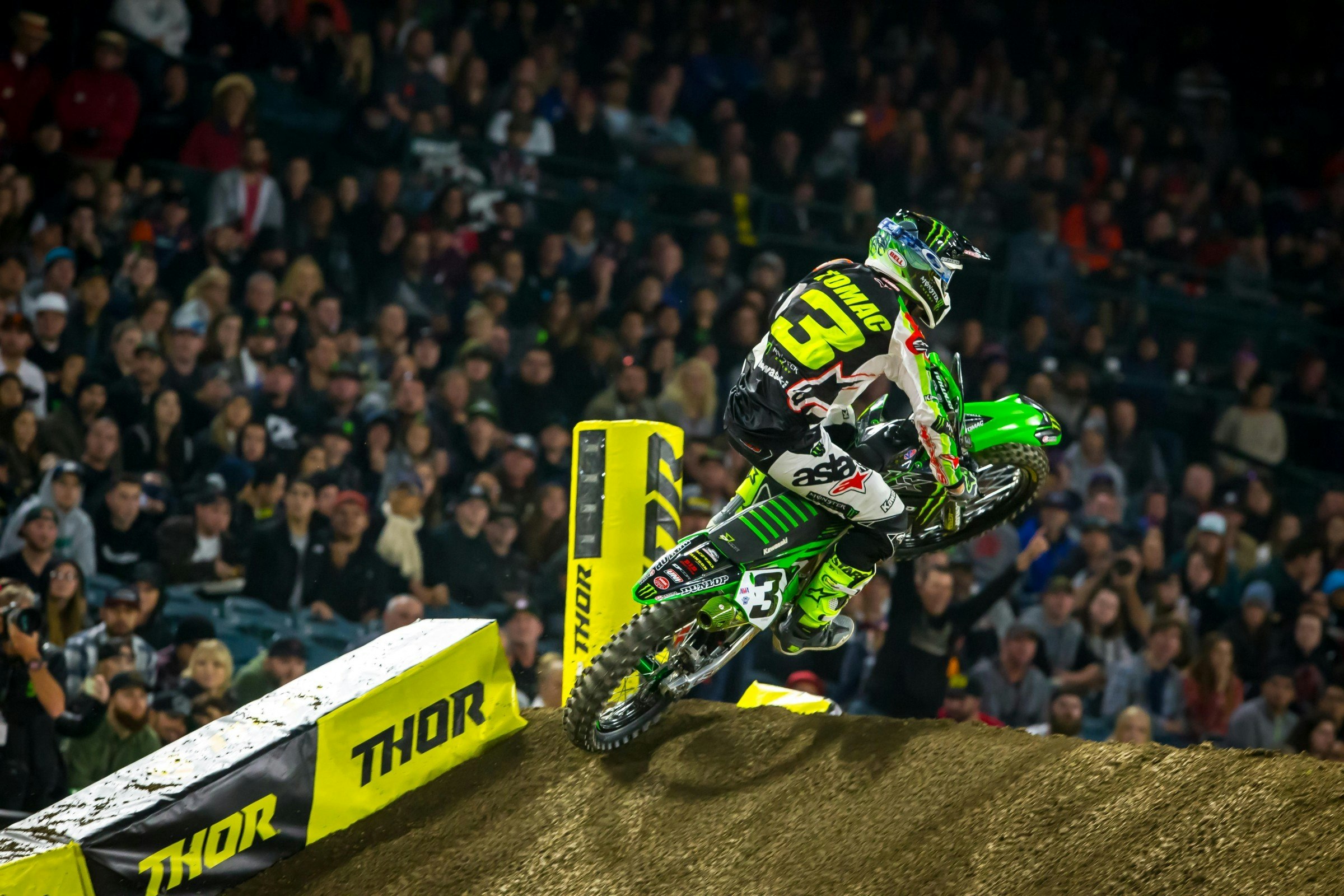 Eli Tomac Suffers Shoulder Contusion at Anaheim 1 [Update: Out for Houston]