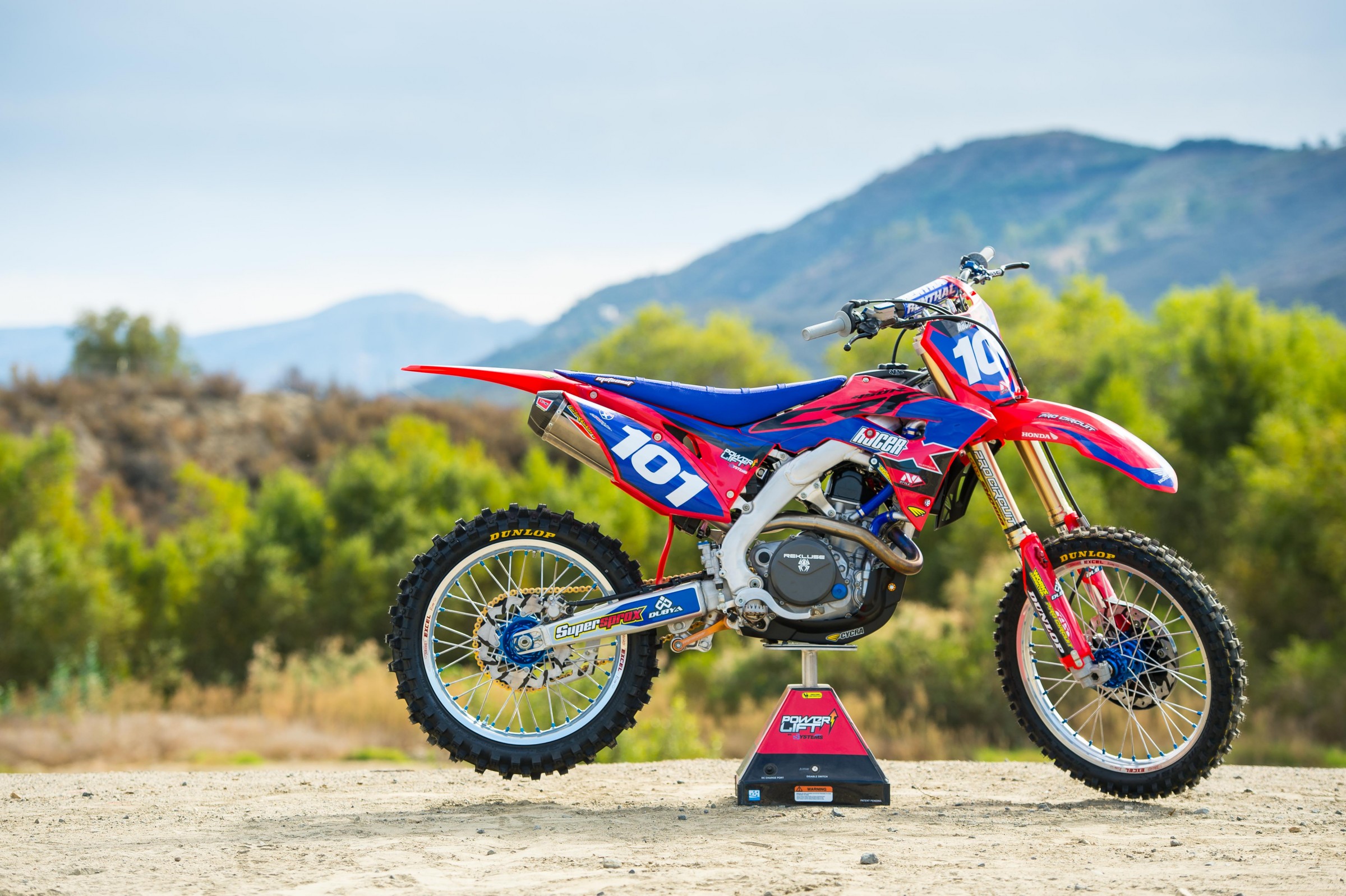 Garage18CRF450-Cudby-015