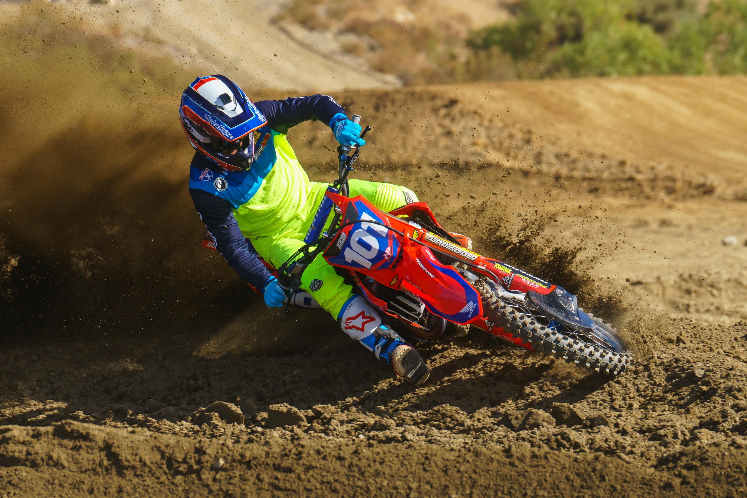 Garage18CRF450-Cudby-019