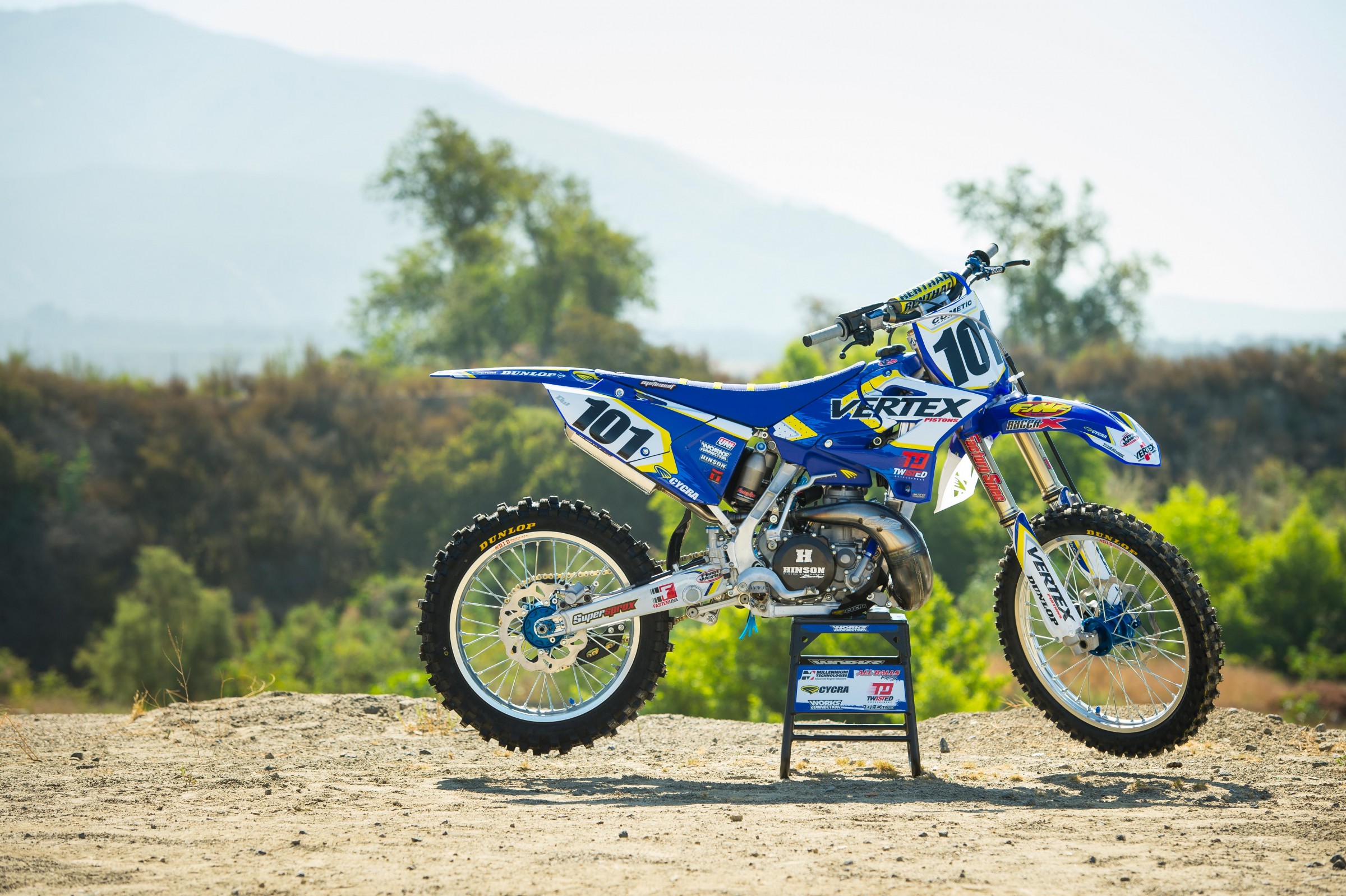 Racer X Films: 2014 Yamaha YZ250 Build - Racer X