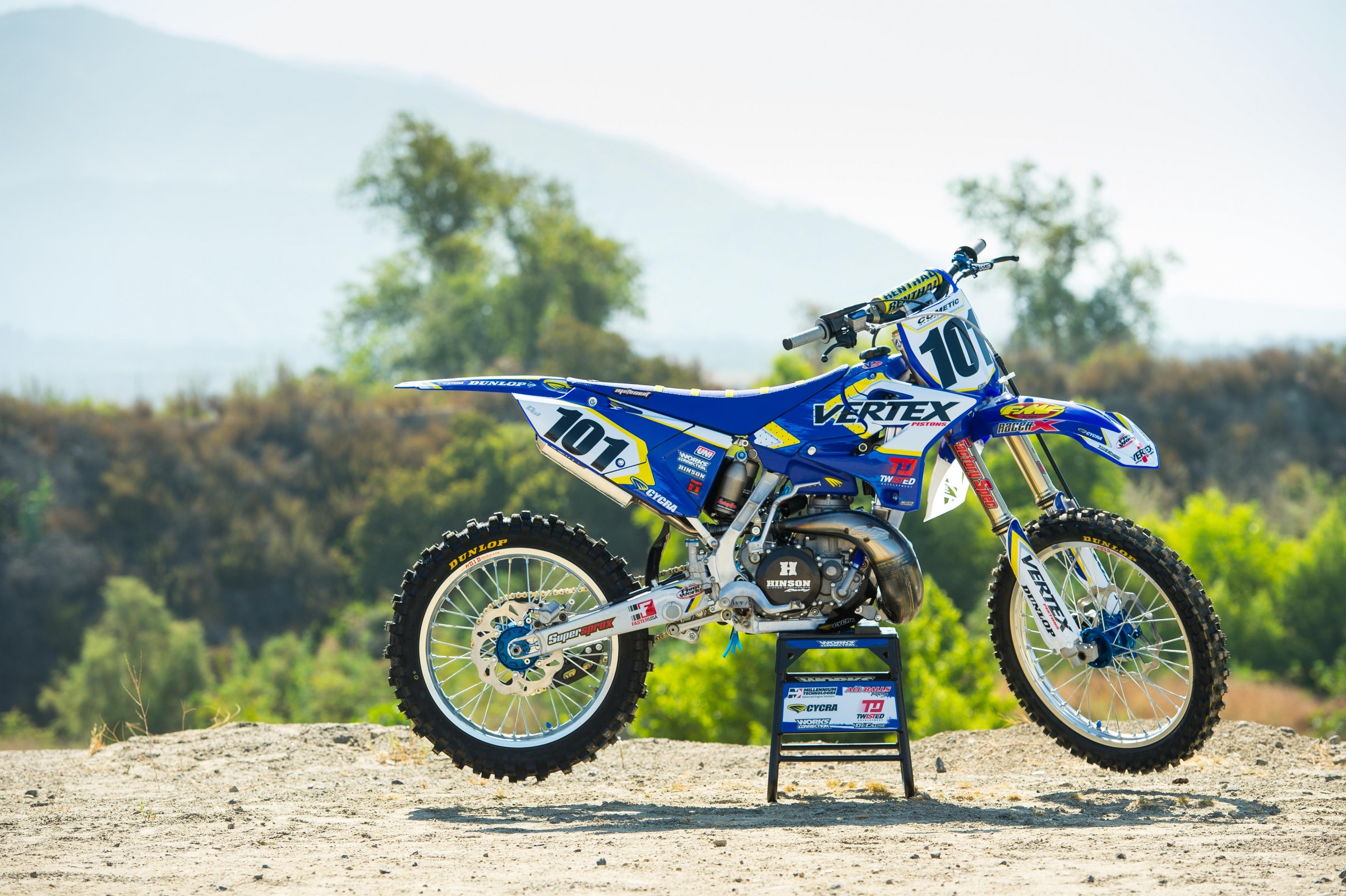 Racer X Films: 2014 Yamaha YZ250 Build - Racer X