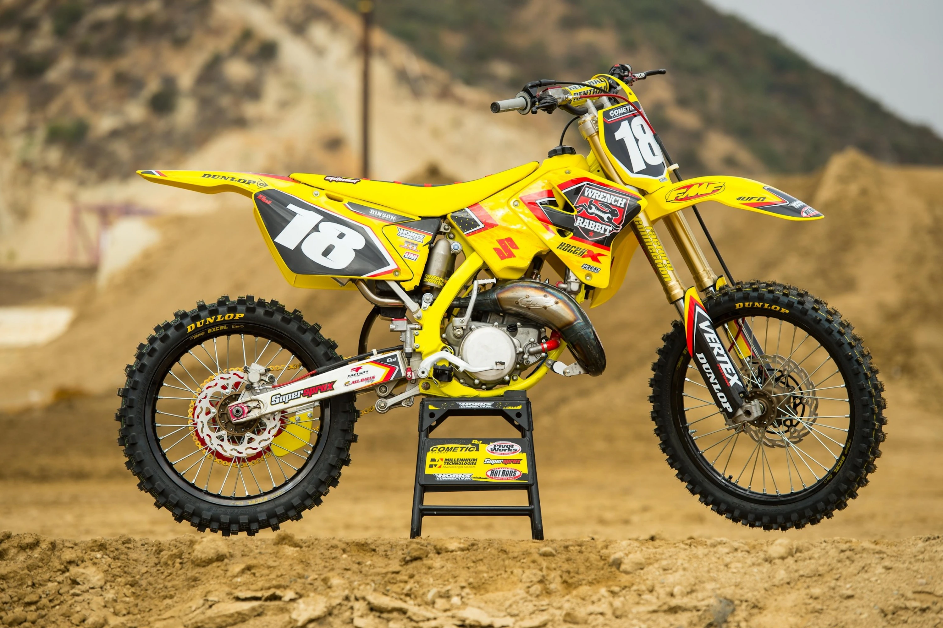 Racer X Films 2004 Suzuki RM125 Build Racer X racer-x-films-2004-suzuki-rm125-build-racer-x