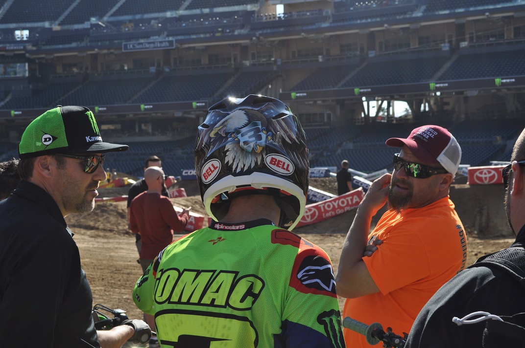 No matter what happens tonight, Tomac will be in the running for coolest helmet.
