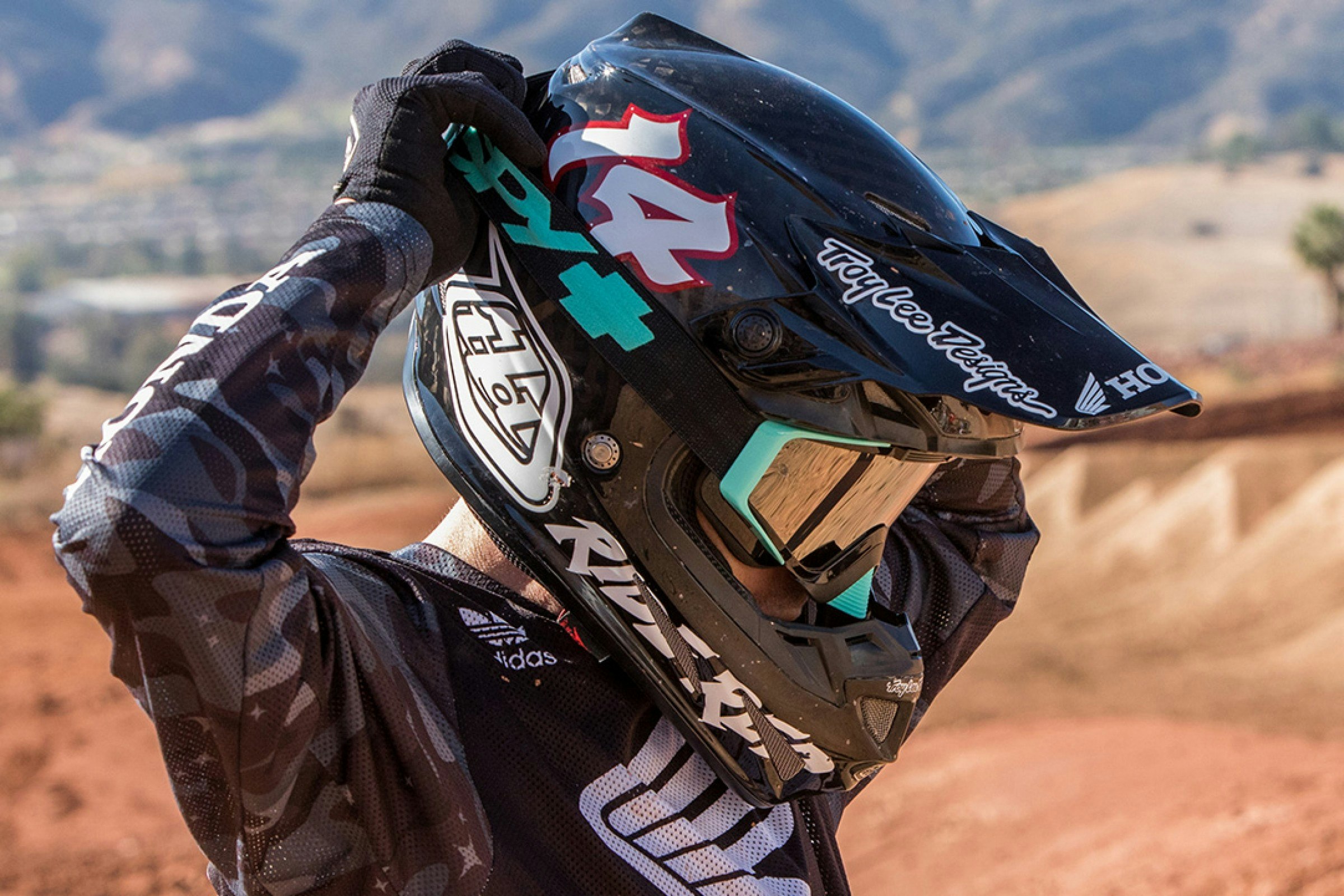 Spy Optic Releases Omen MX Goggle
