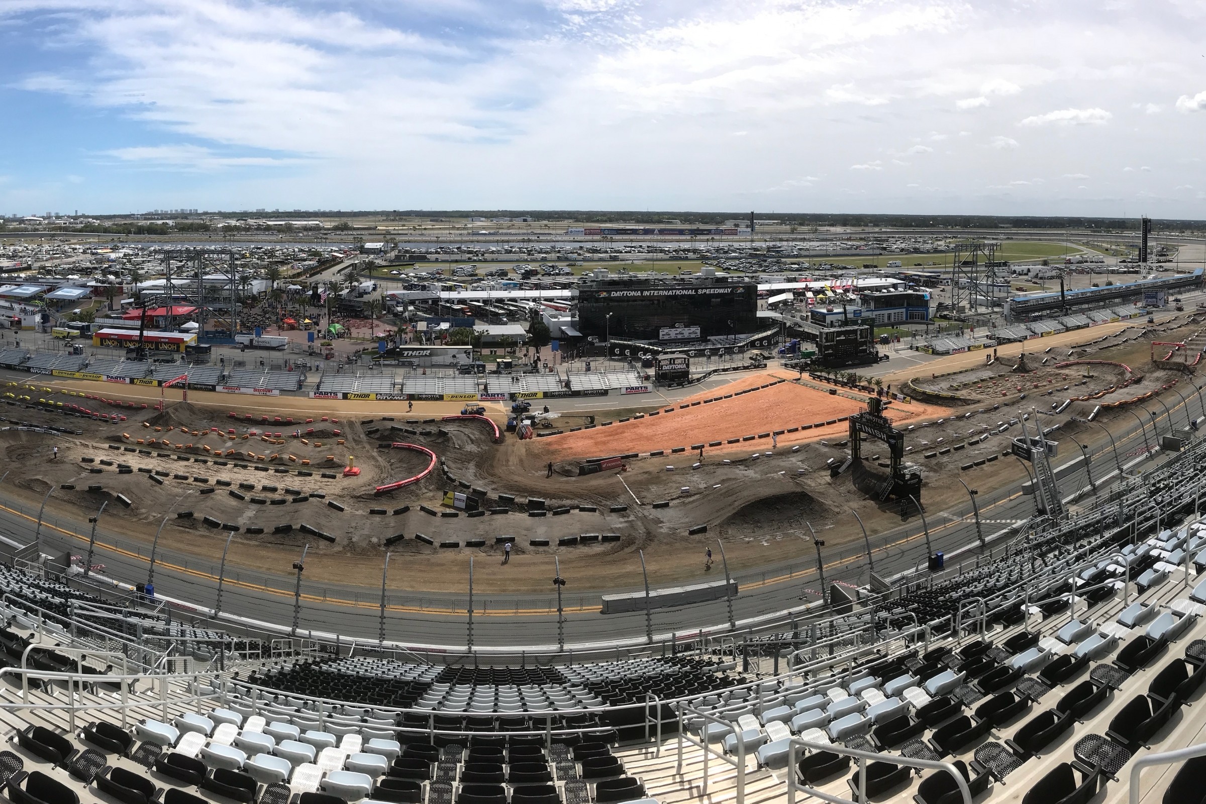 Race Day Feed: Daytona