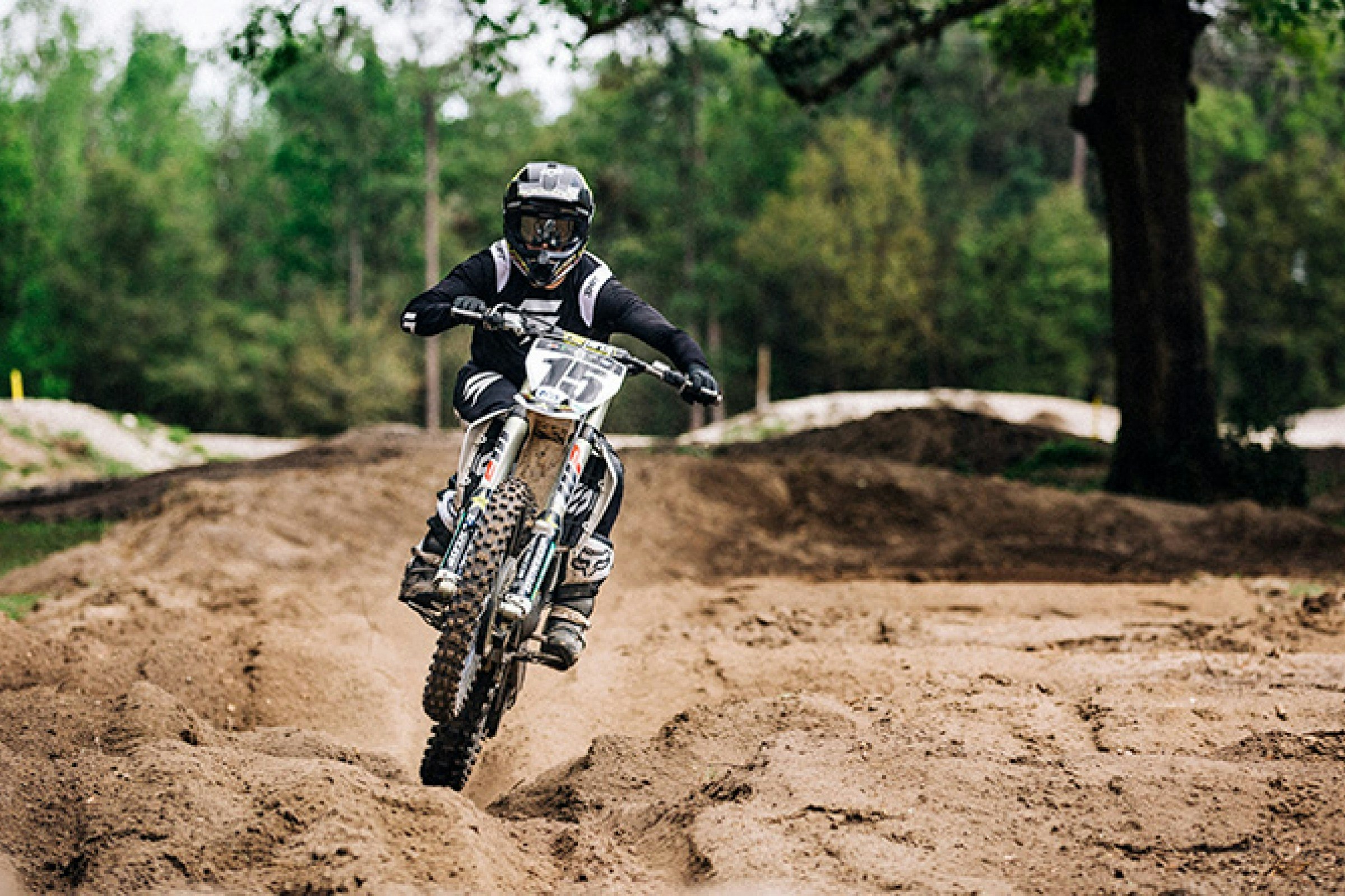 Shift Releases 3LUE Label Black Gear