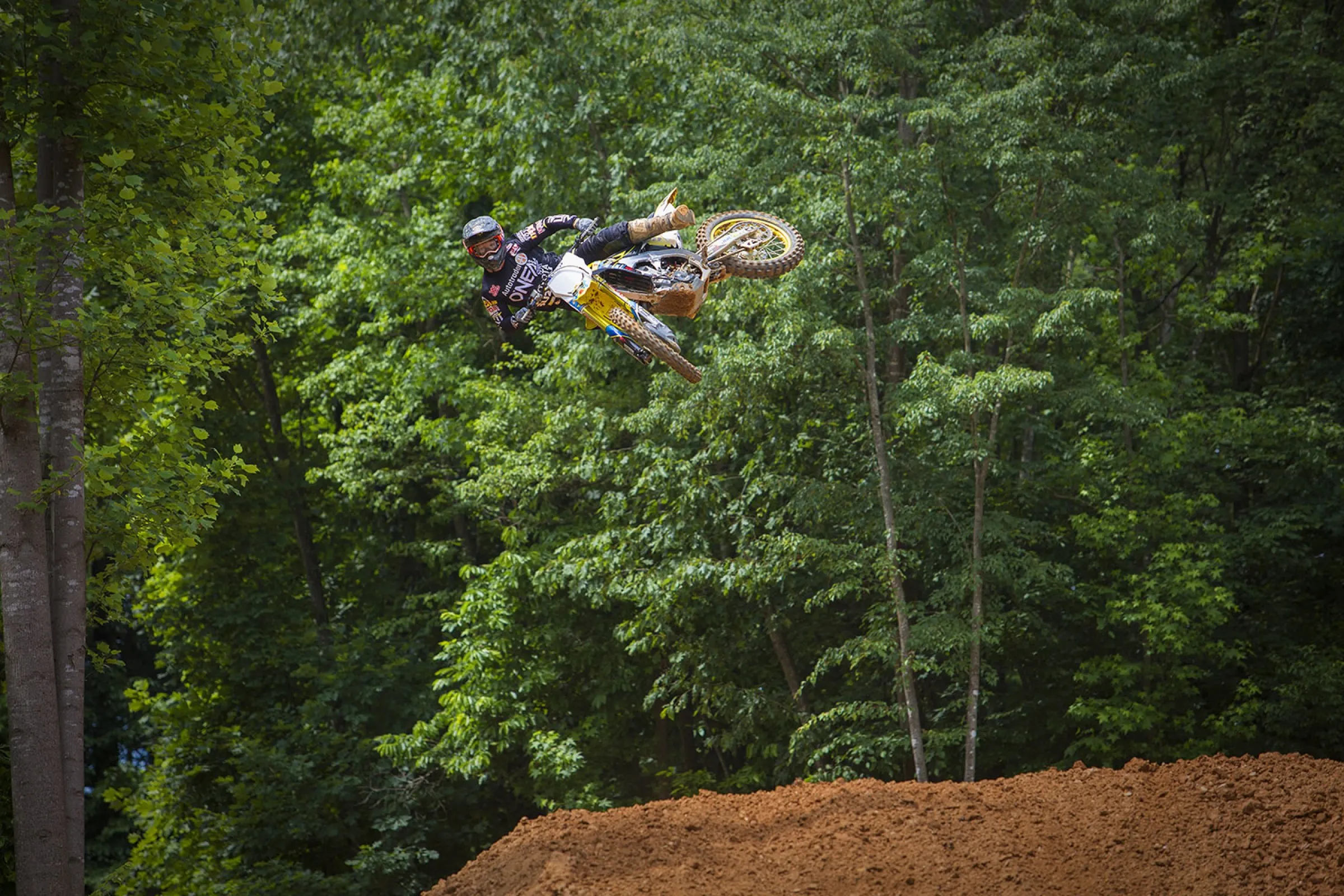 Hill To 450 Class For Select Rounds, Lopes Signed For Remainder of Pro Motocross