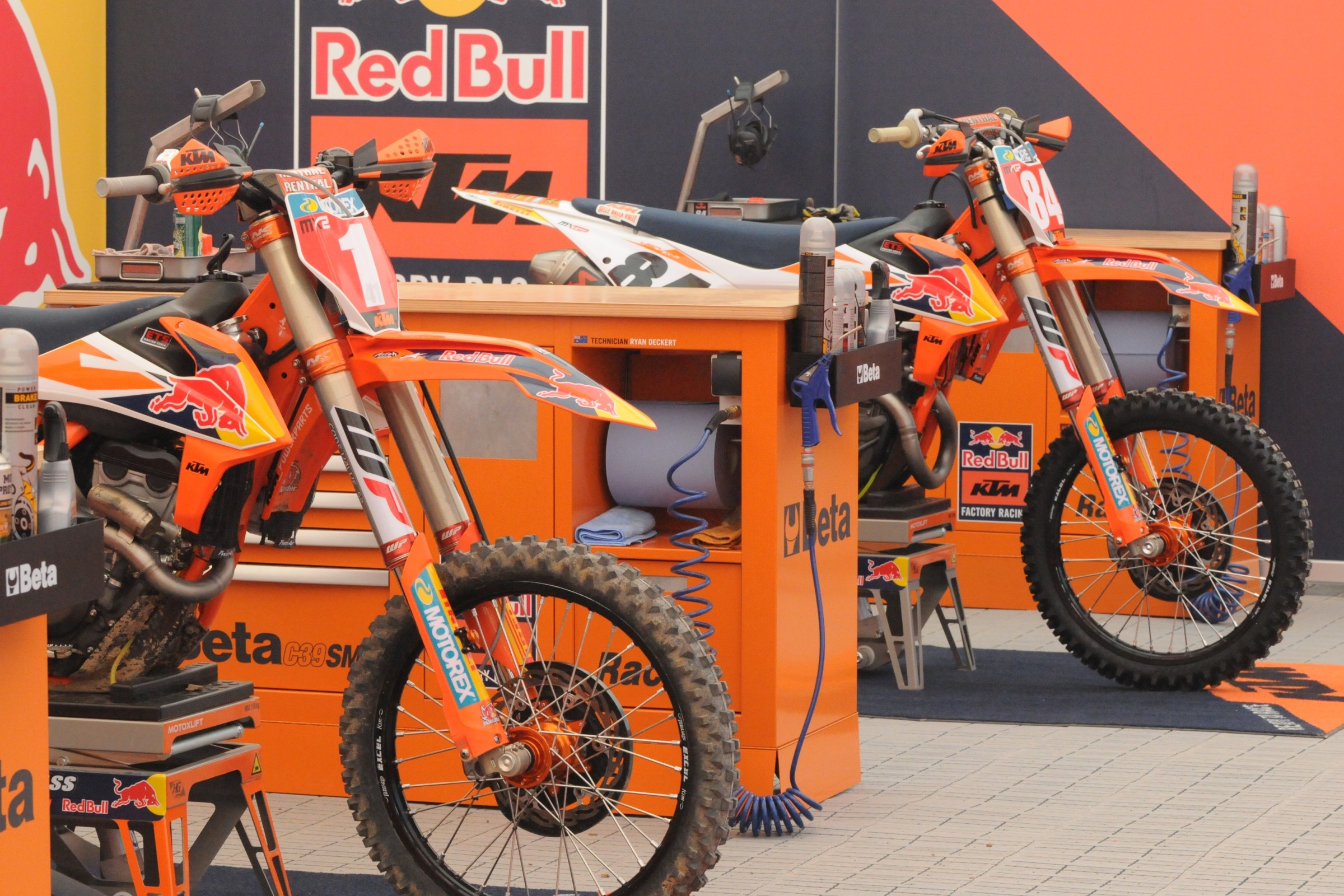 Insight: Race Day Feed from the MXGP of France