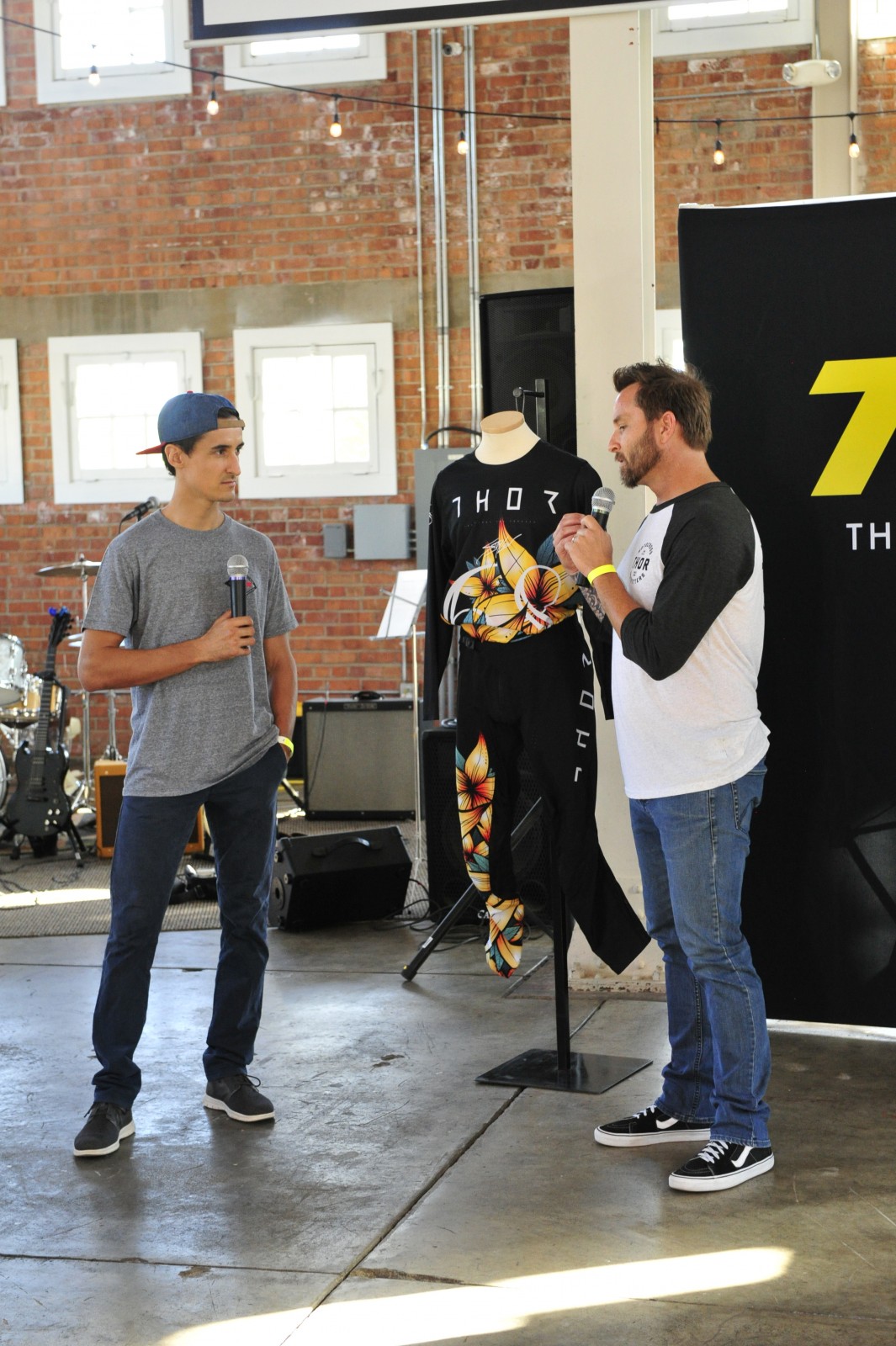 Marvin_gear_chat_COX6691