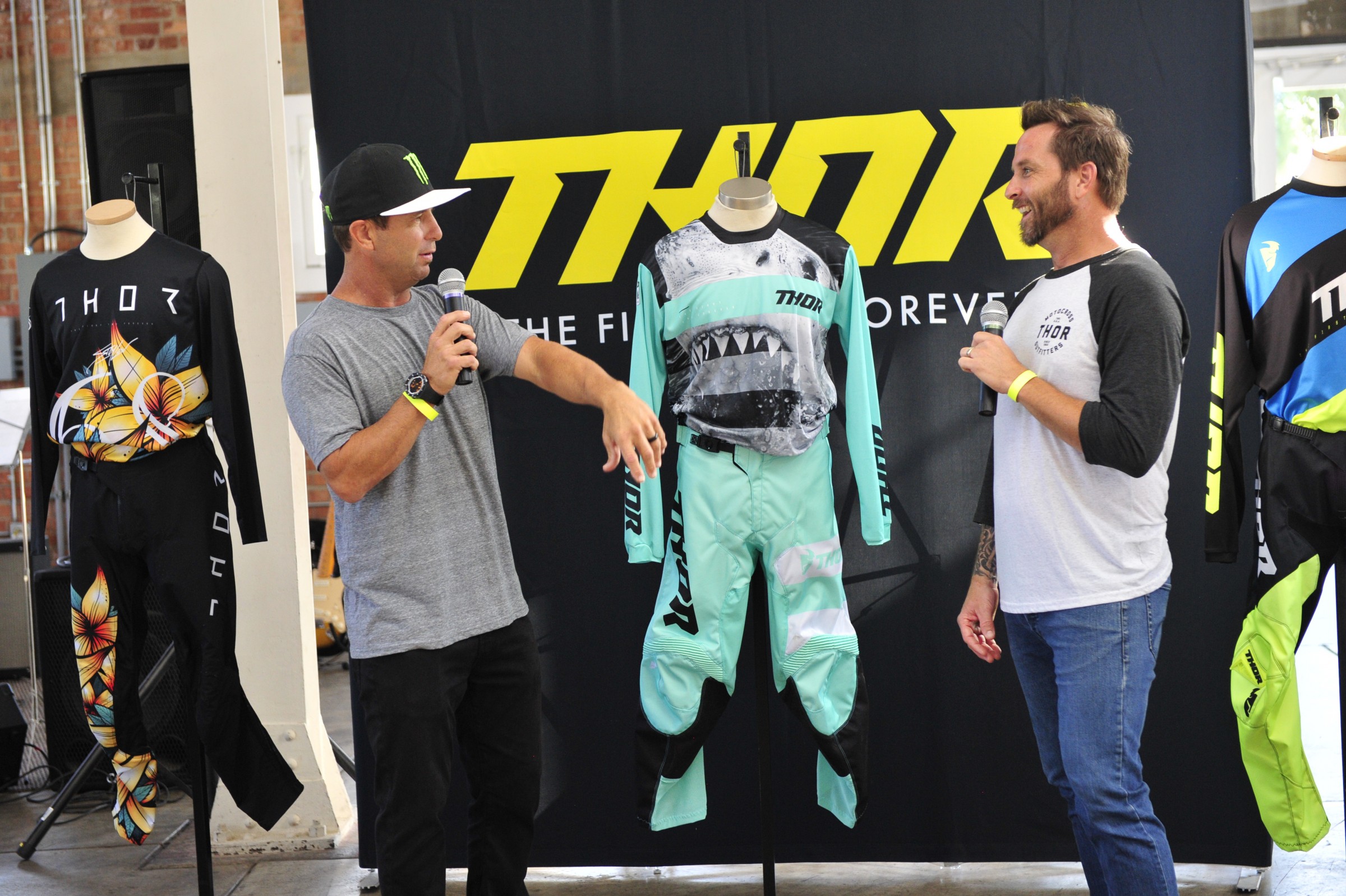 MC_gear_chat_COX6704