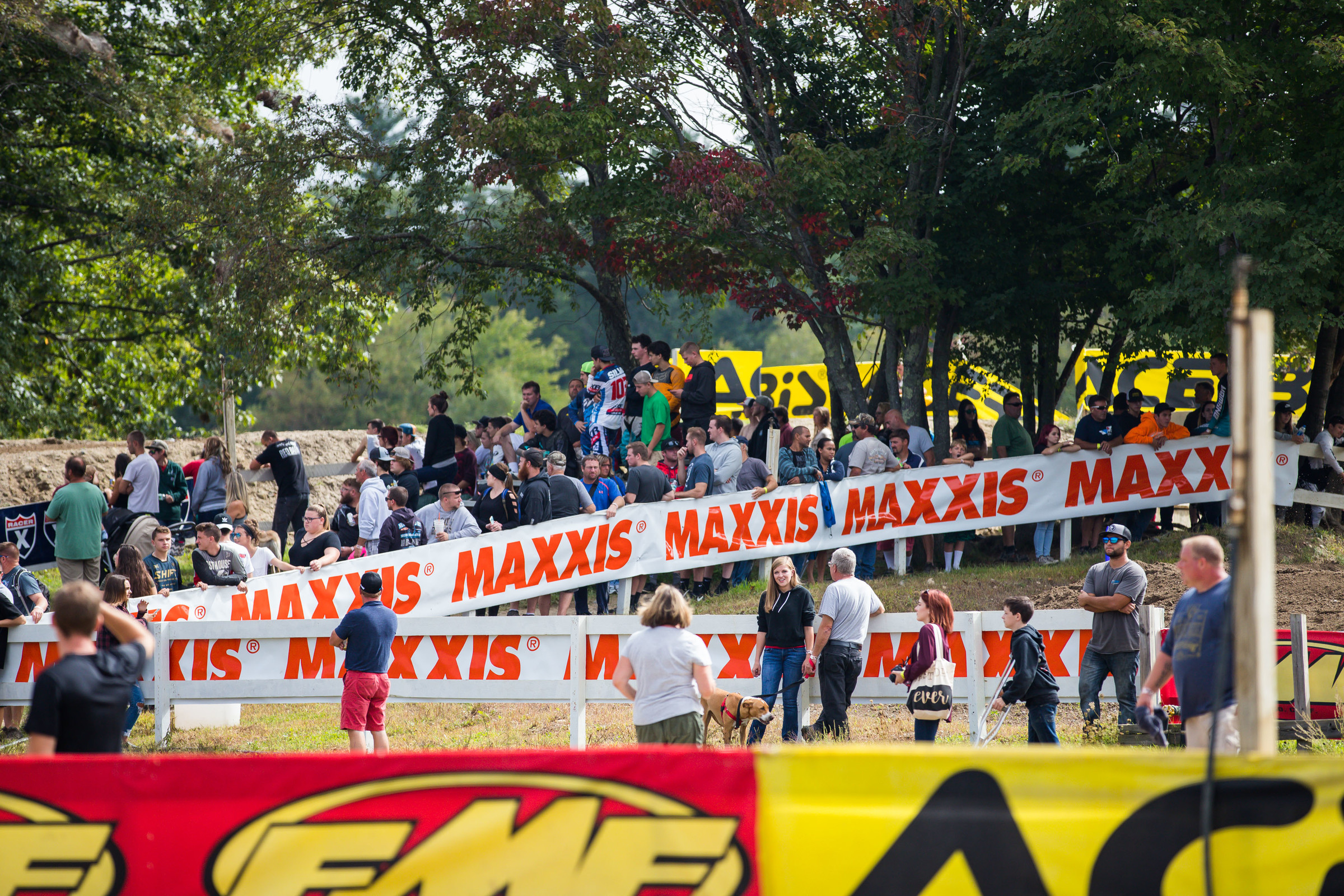 Fans_0914-Saturday-Maine_Event_08