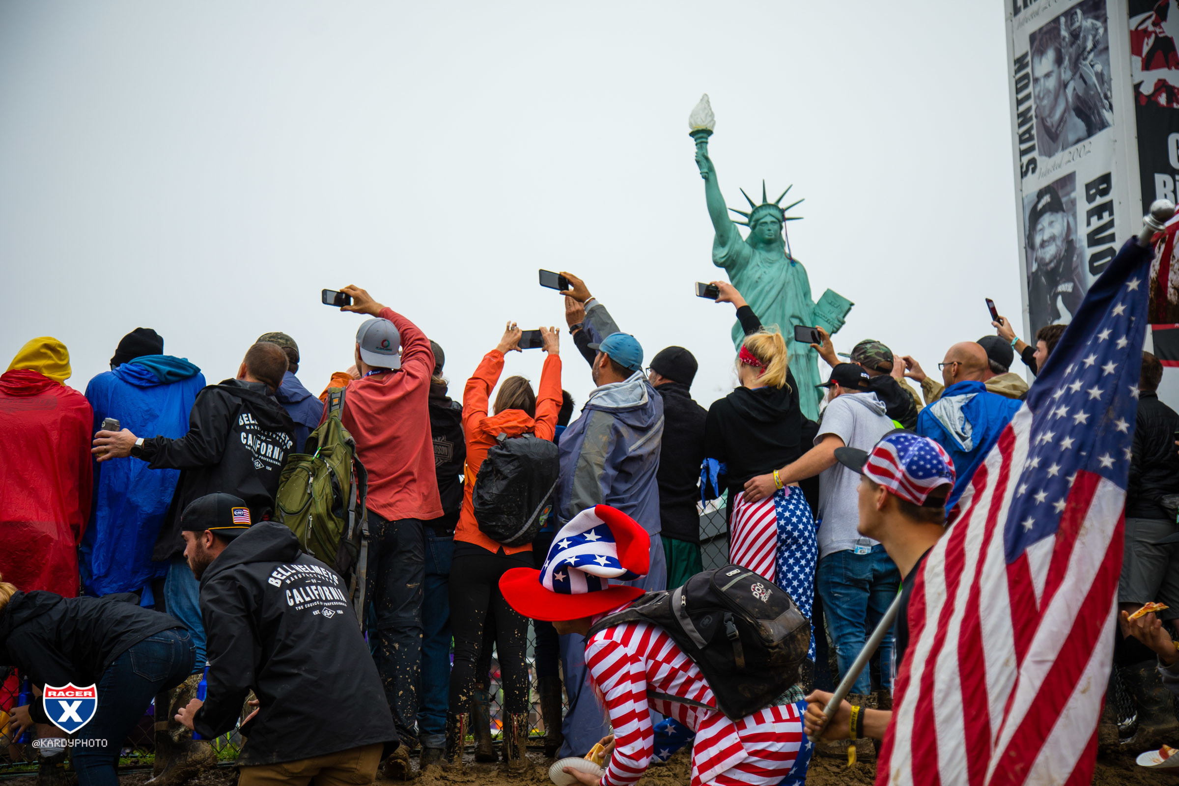 Pits_MX18_CF_MXON_1920