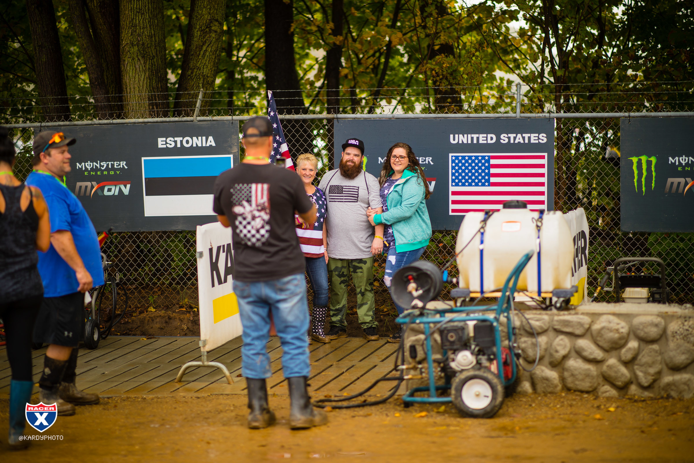 Pits_MX18_CF_MXON_1020