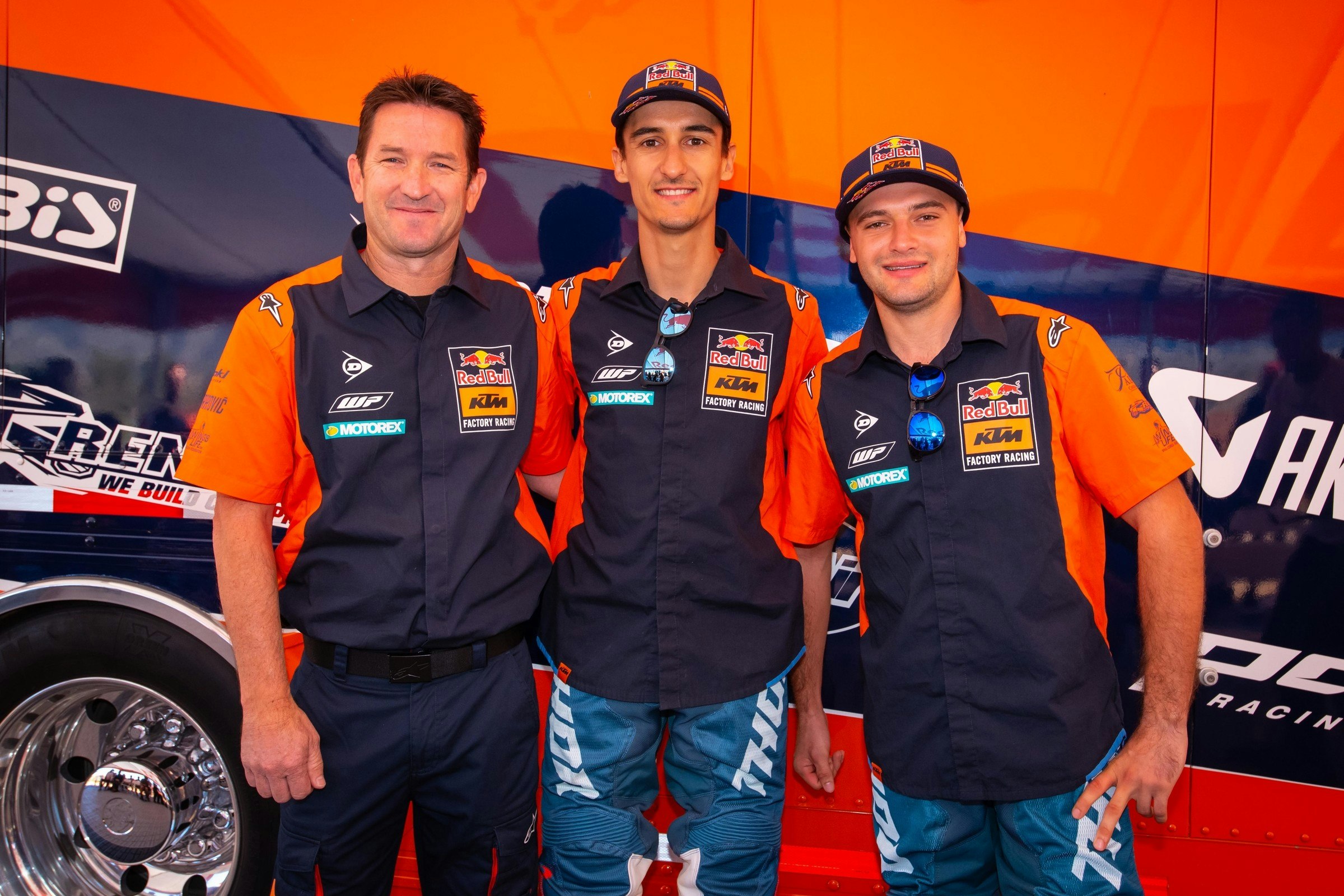 KTM Introduces 2019 SX/MX Factory and Support Race Teams