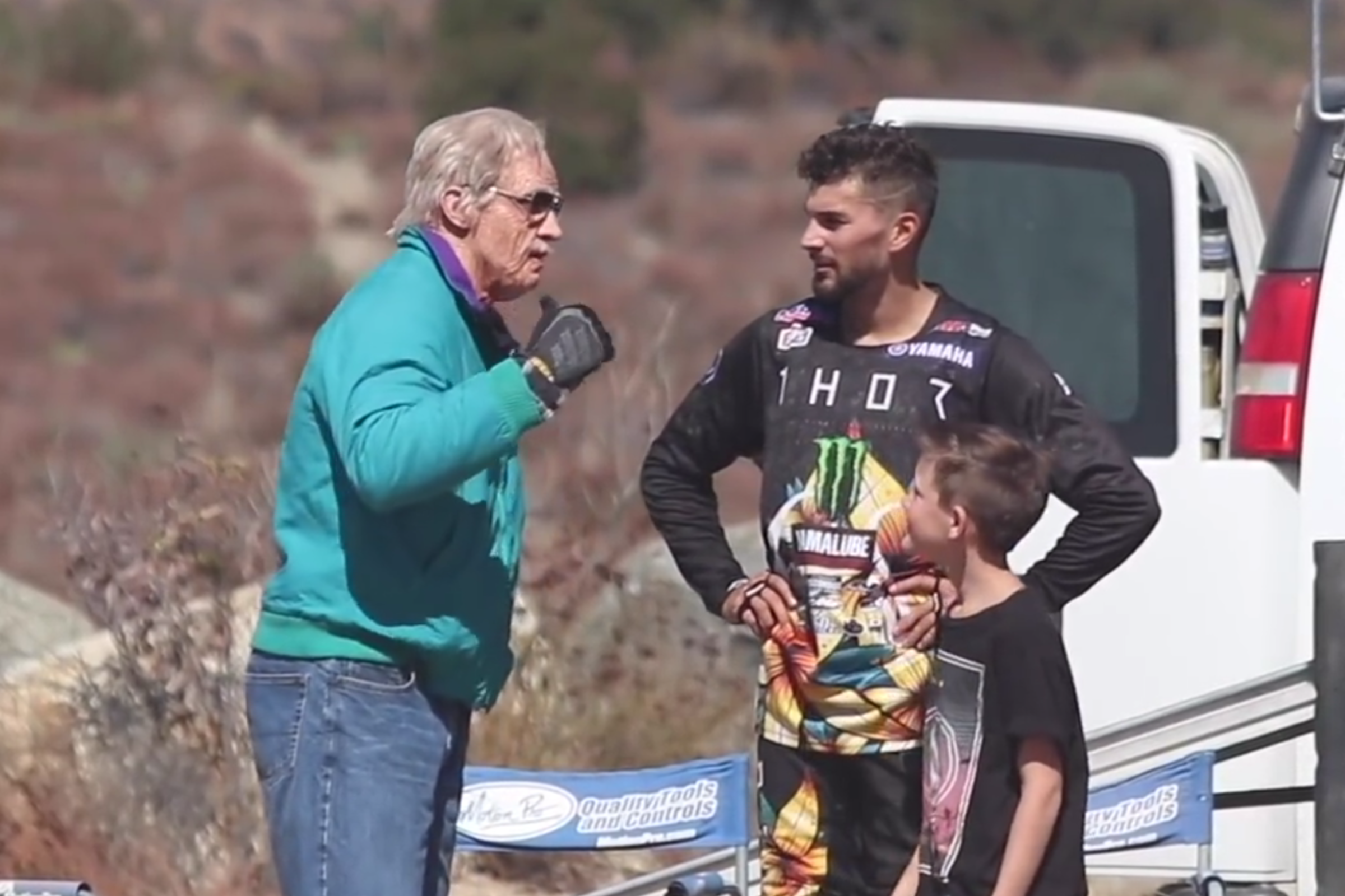 OLDMAN WHEELING MOTOCROSS PRANK 