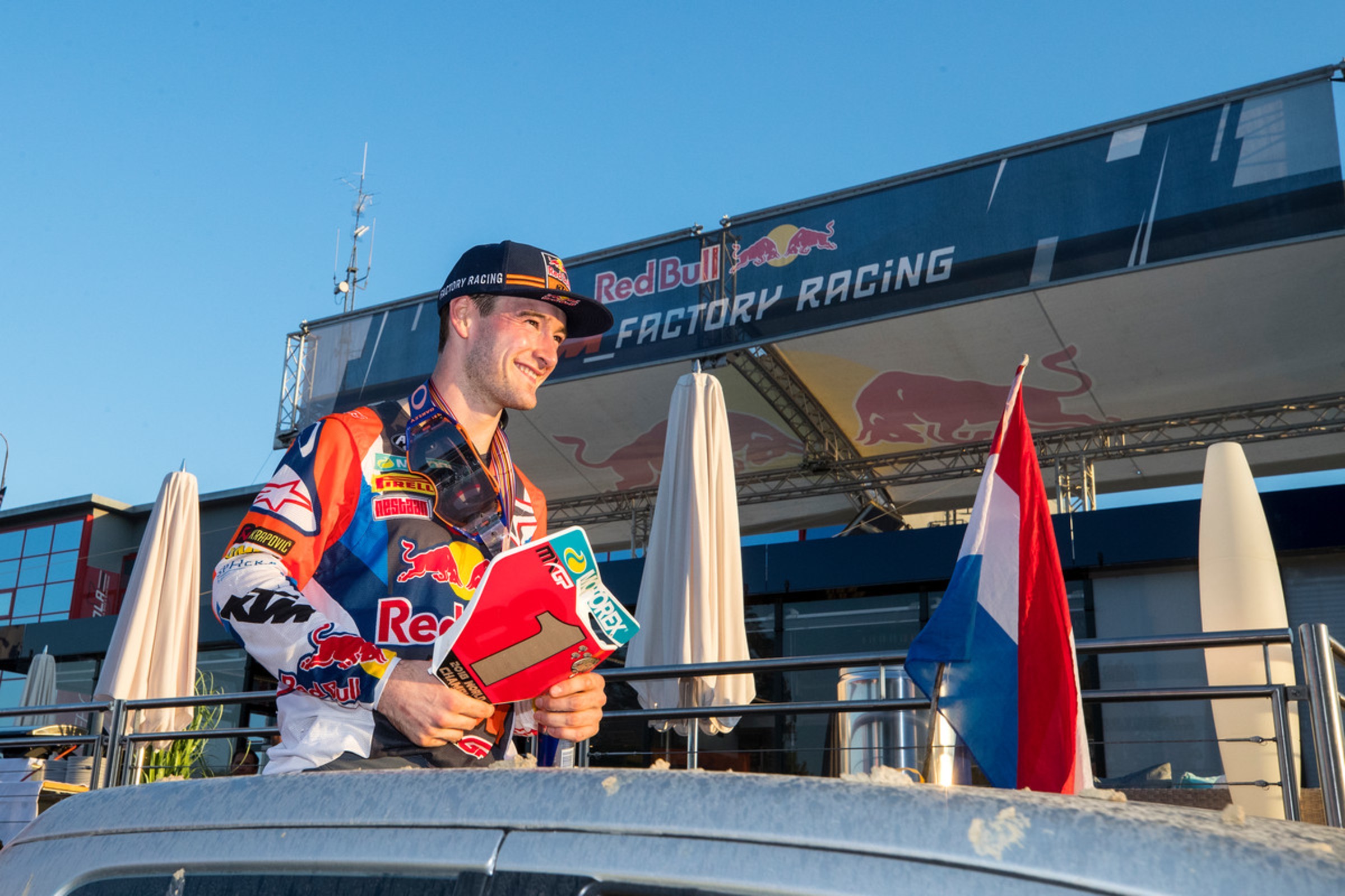 Watch: Season One, Episode 4 of MX World