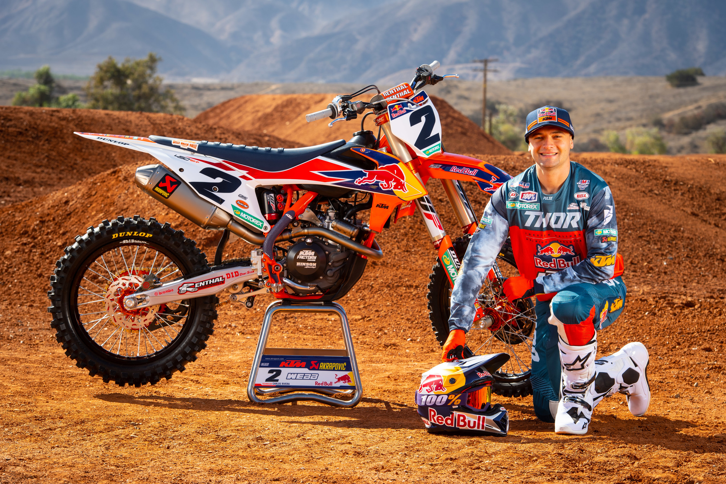 256184_SX_KTMTeam2019-Webb_portrait_08