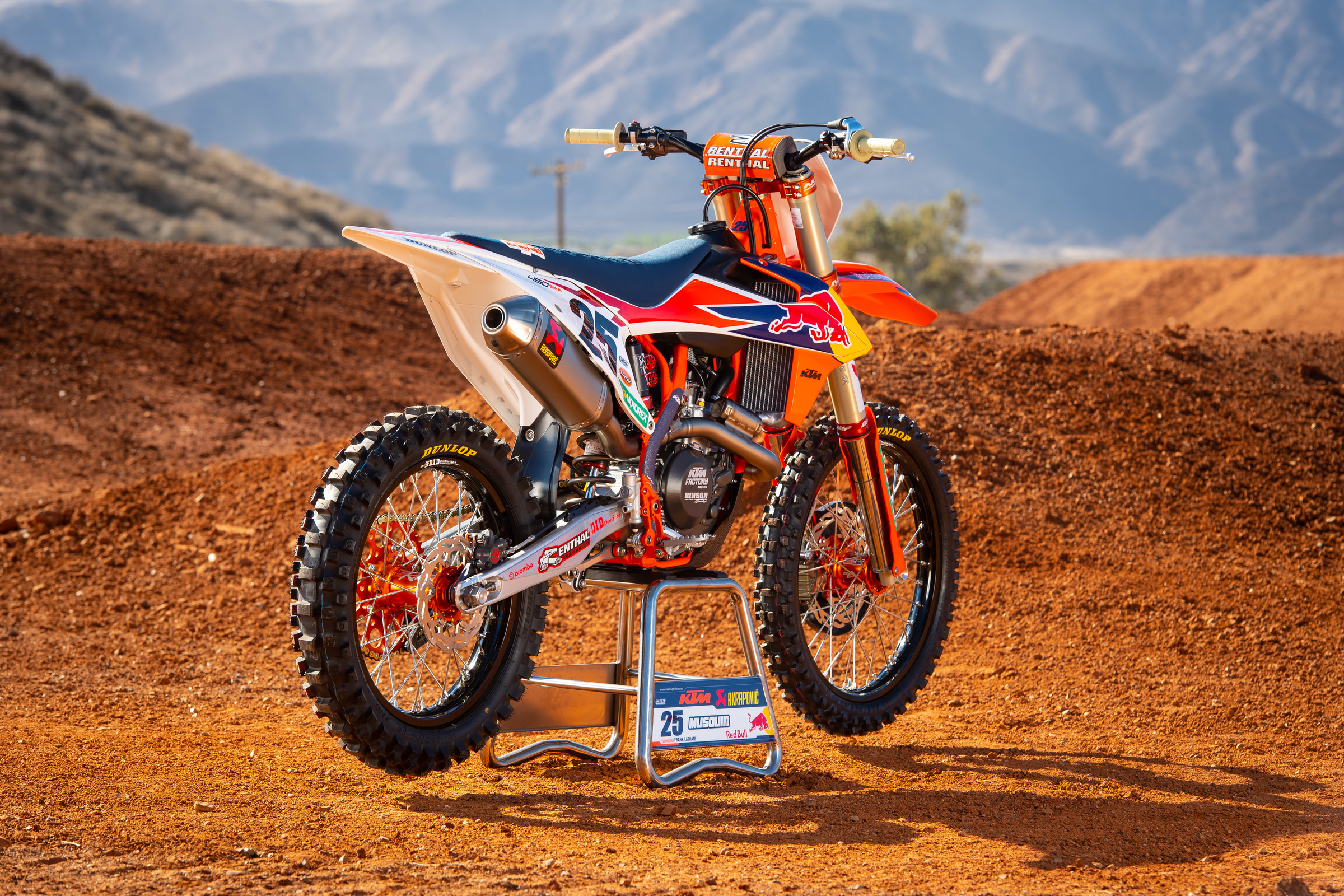 256173_SX_KTMTeam2019-Musquin_static_02