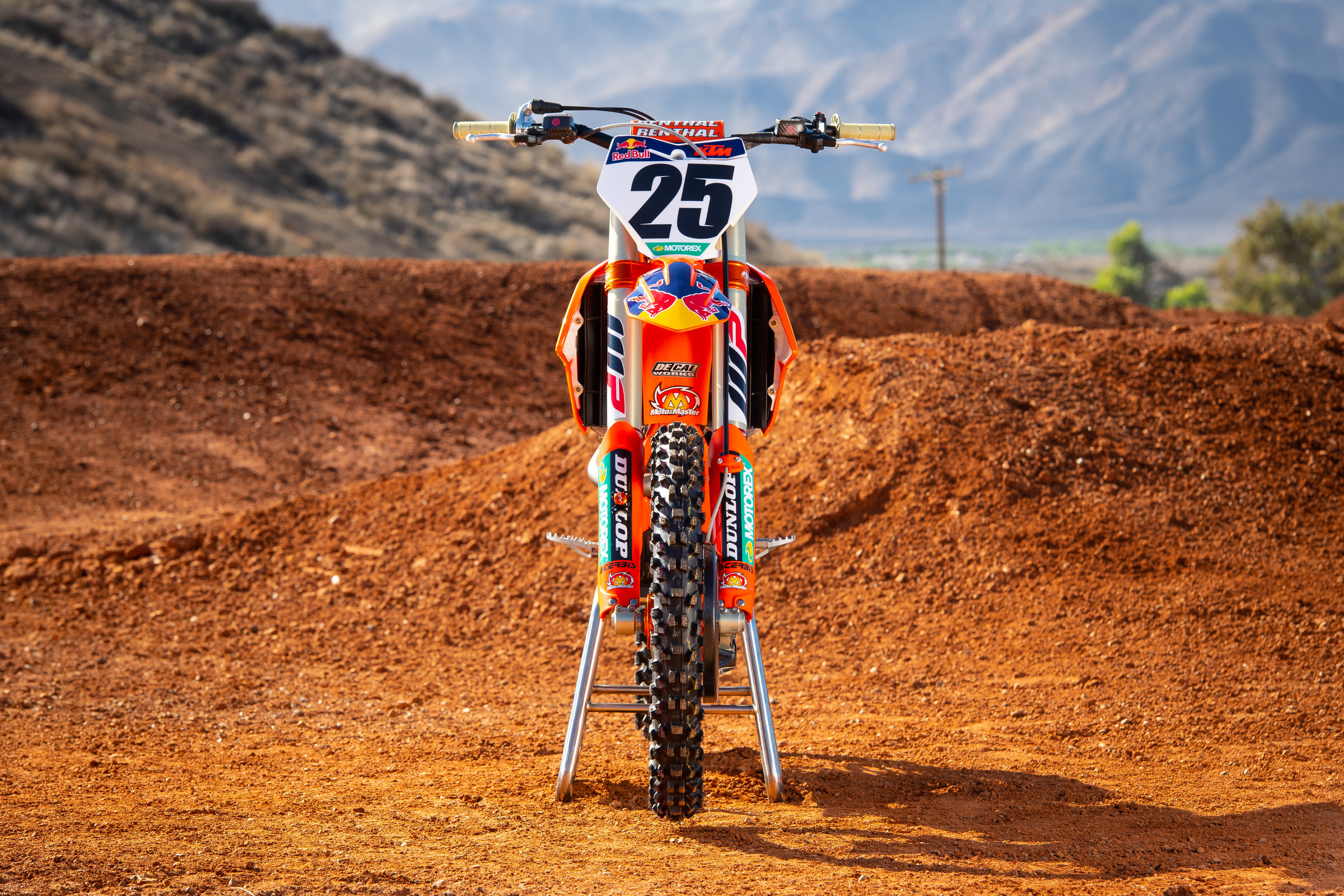 256172_SX_KTMTeam2019-Musquin_static_01