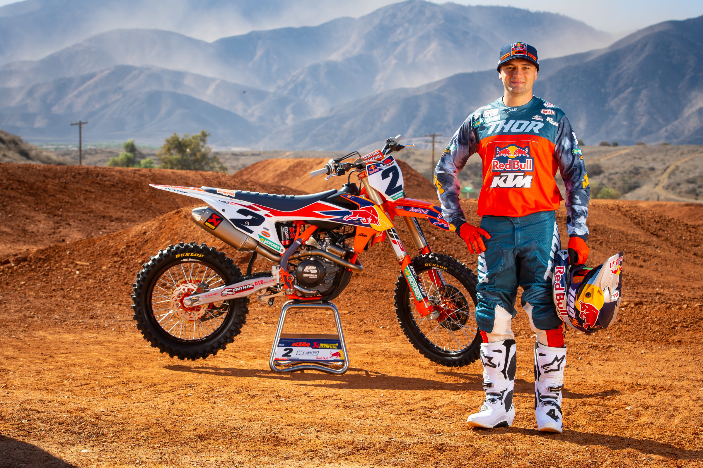 256185_SX_KTMTeam2019-Webb_portrait_09