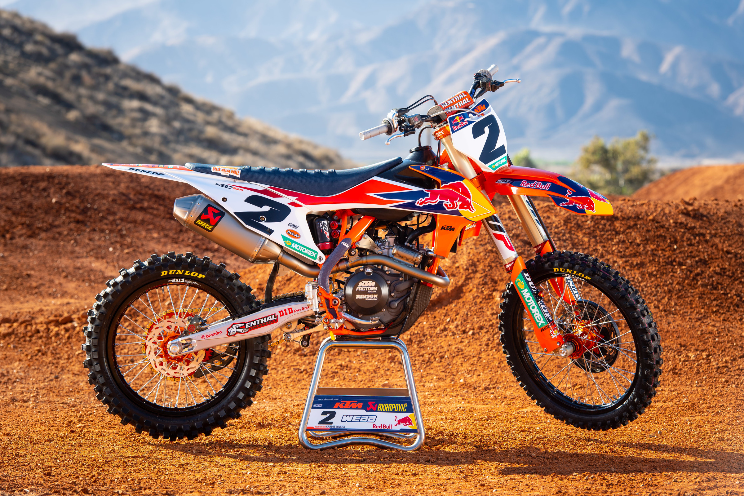 256187_SX_KTMTeam2019-Webb_static-001