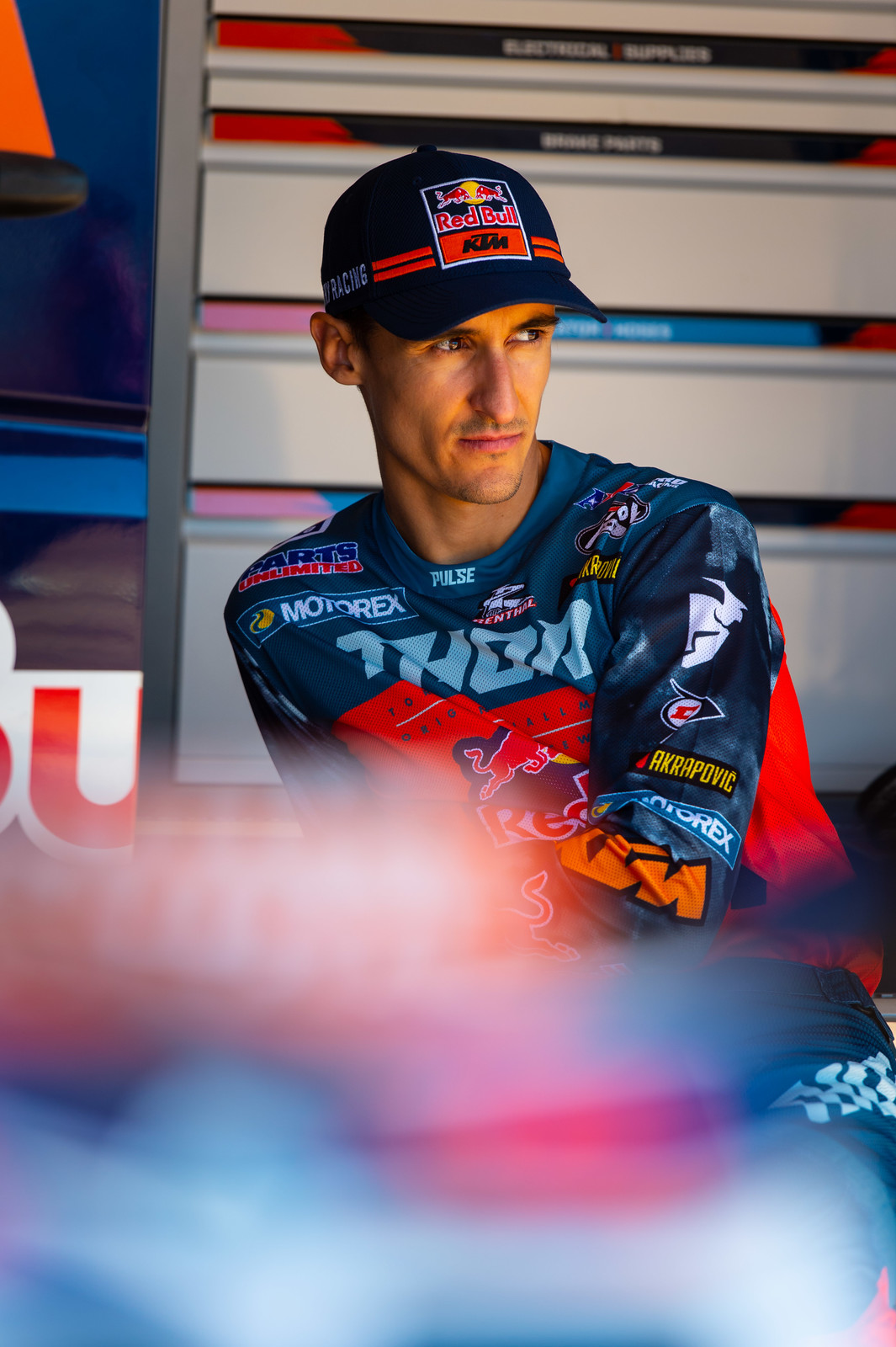 256166_SX_KTMTeam2019-Musquin_portrait_03