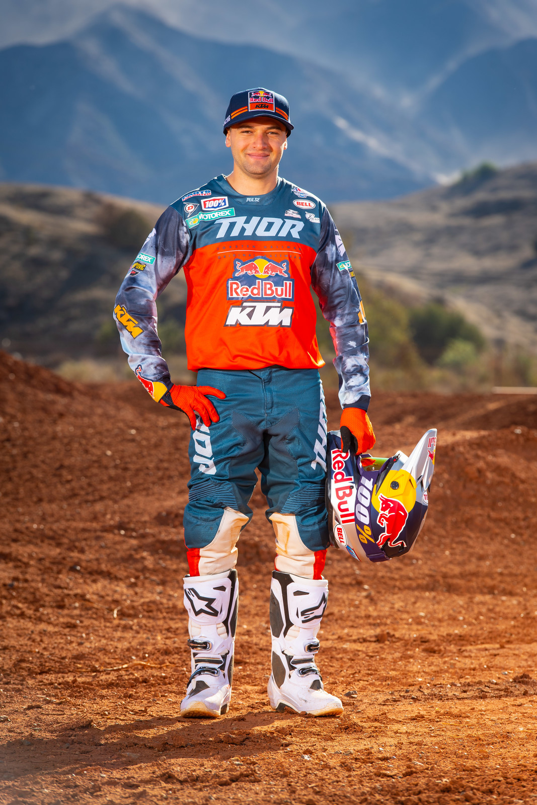 256181_SX_KTMTeam2019-Webb_portrait_05