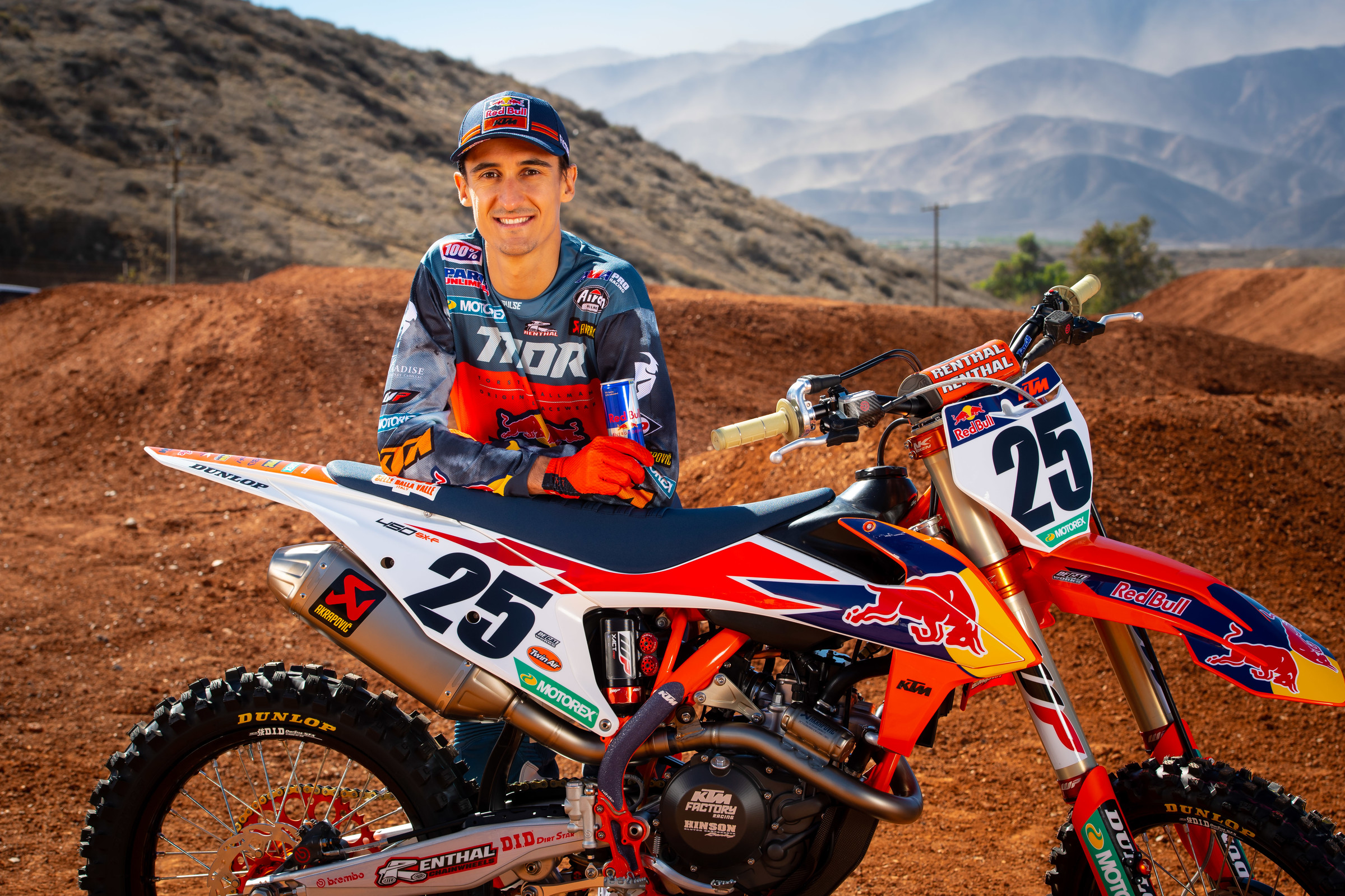 256169_SX_KTMTeam2019-Musquin_portrait_07