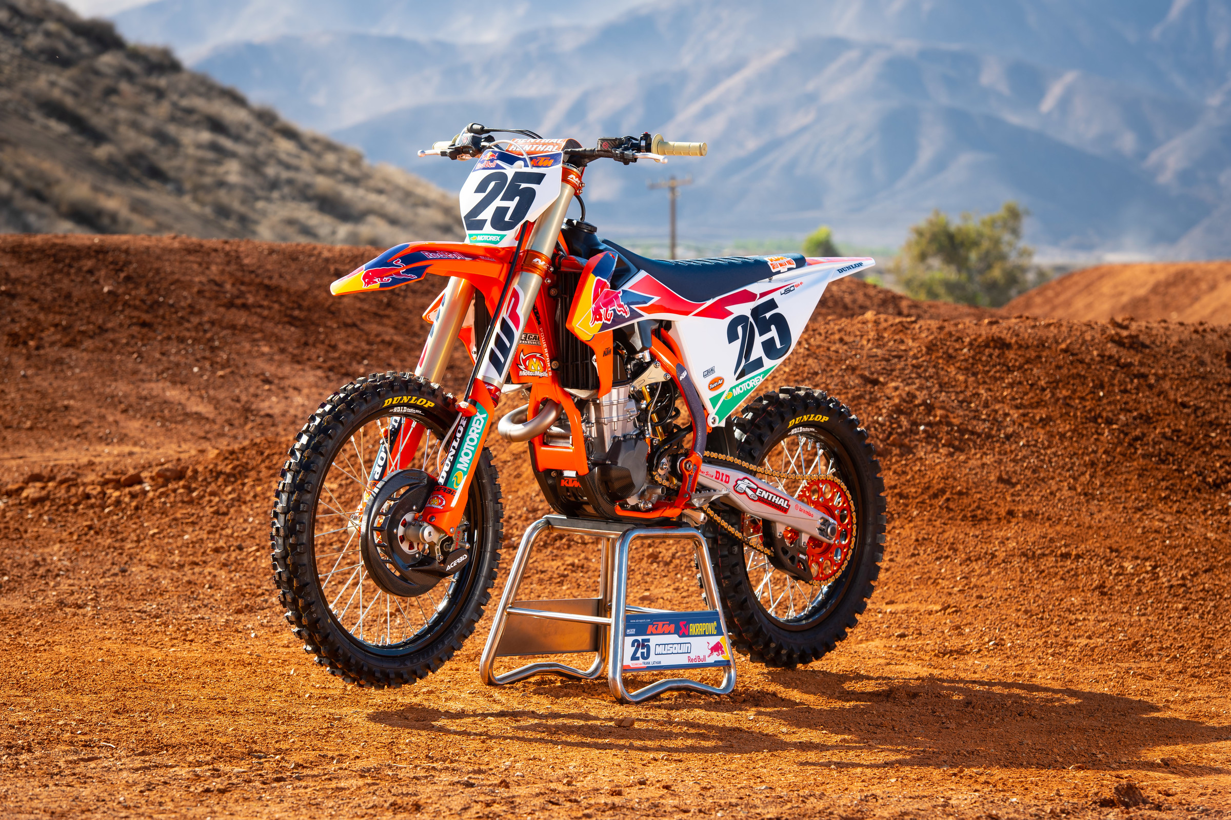 256174_SX_KTMTeam2019-Musquin_static_03